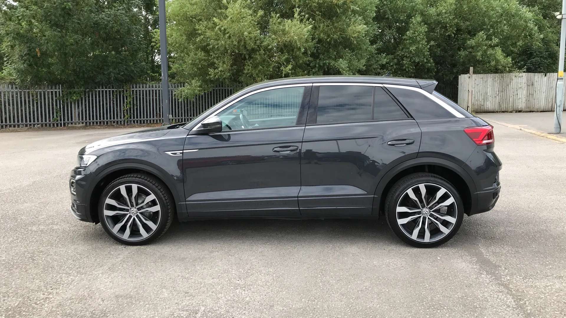 A 2019 VOLKSWAGEN T-ROC 1.5 TSI EVO R-Line DSG A 2019 VOLKSWAGEN T-ROC 1.5 TSI EVO R-Line DSG