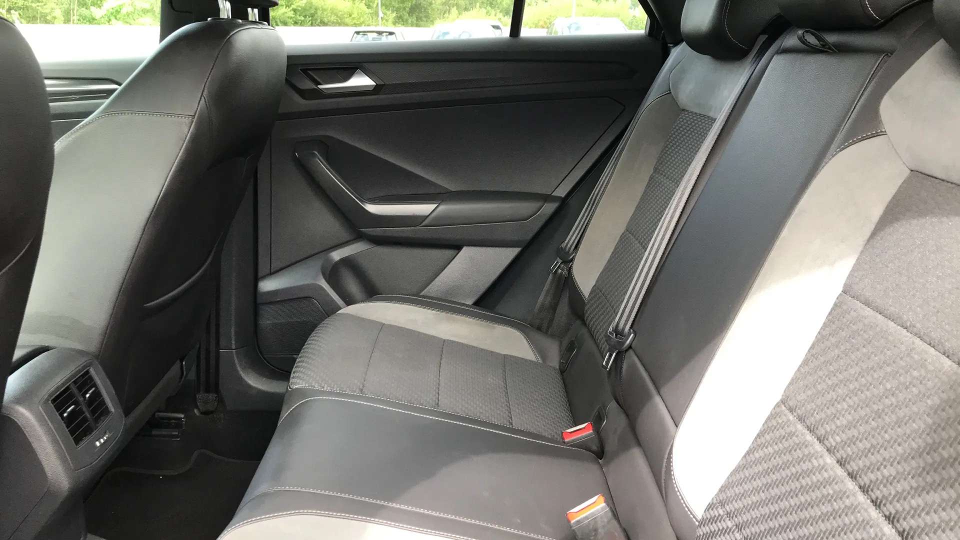 2019 VOLKSWAGEN T-ROC 2019 VOLKSWAGEN T-ROC