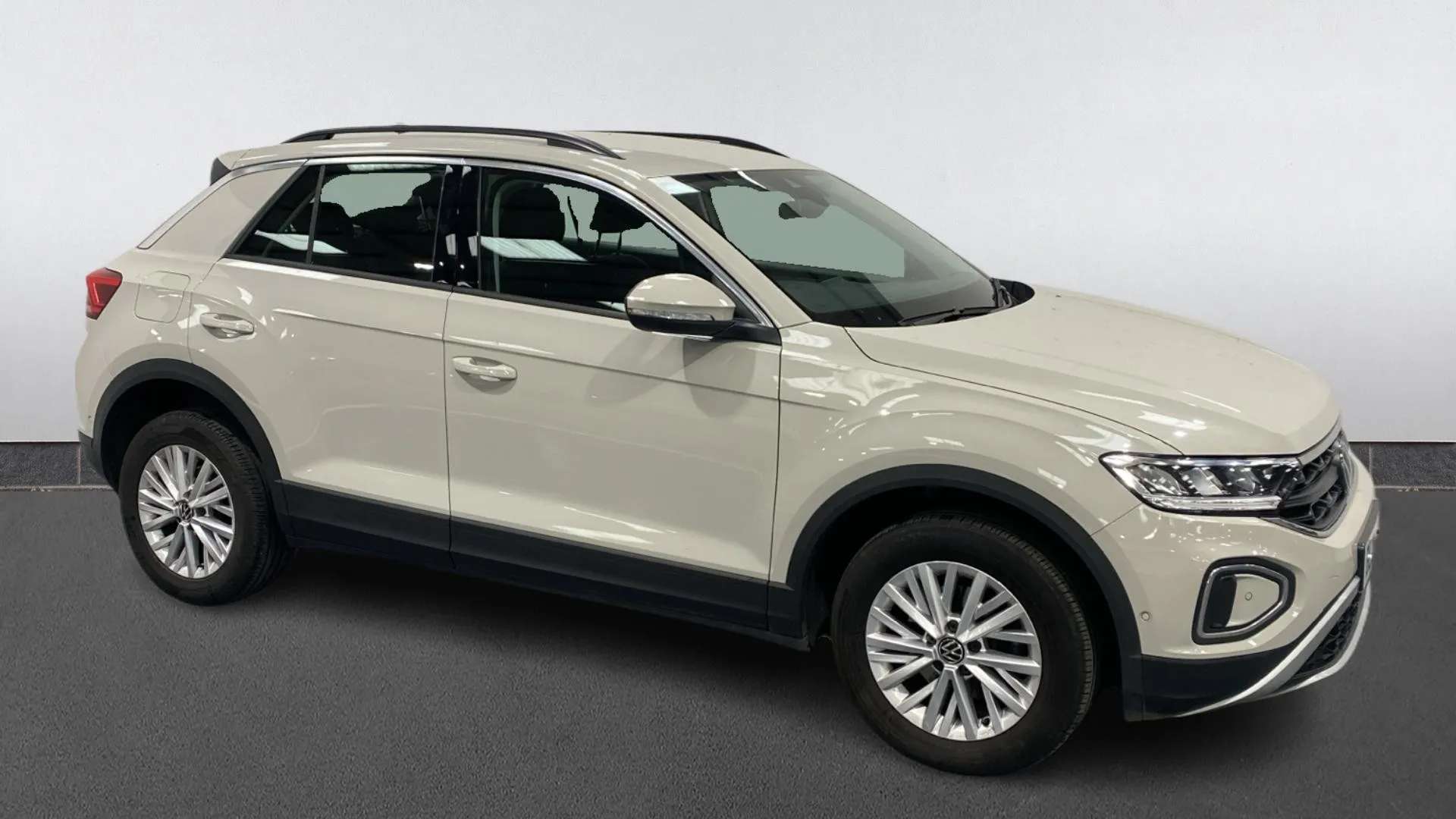 A 2023 VOLKSWAGEN T-ROC 1.0 TSI Life A 2023 VOLKSWAGEN T-ROC 1.0 TSI Life