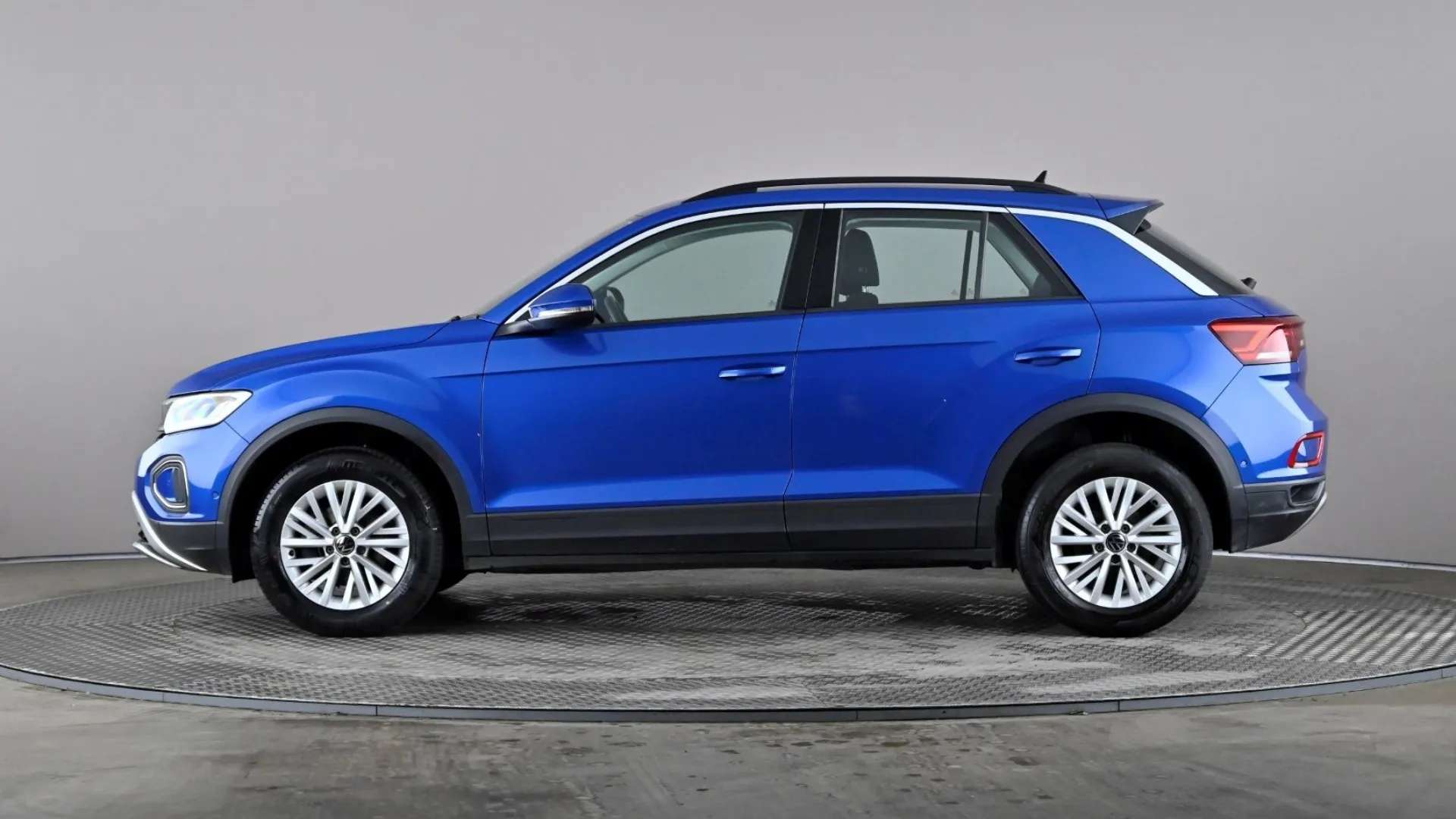 A 2023 VOLKSWAGEN T-ROC 1.0 TSI Life A 2023 VOLKSWAGEN T-ROC 1.0 TSI Life