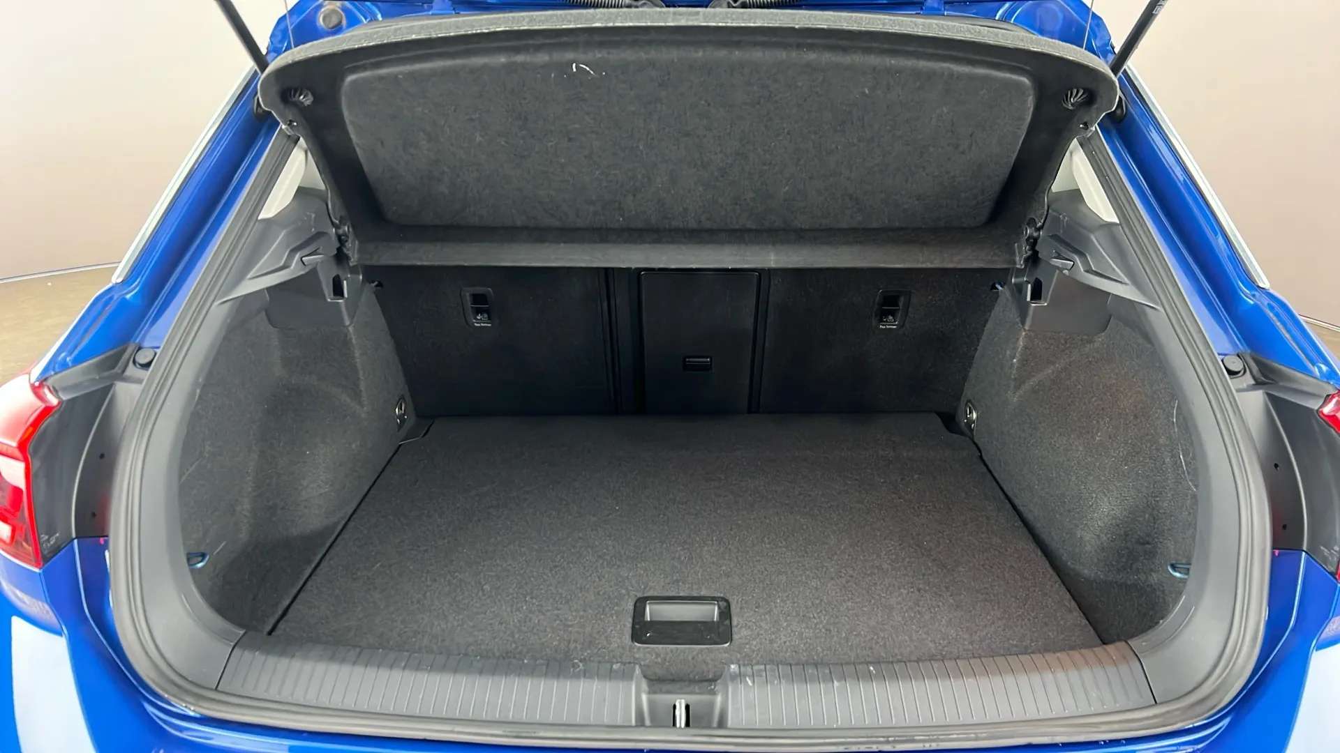 2023 VOLKSWAGEN T-ROC 2023 VOLKSWAGEN T-ROC