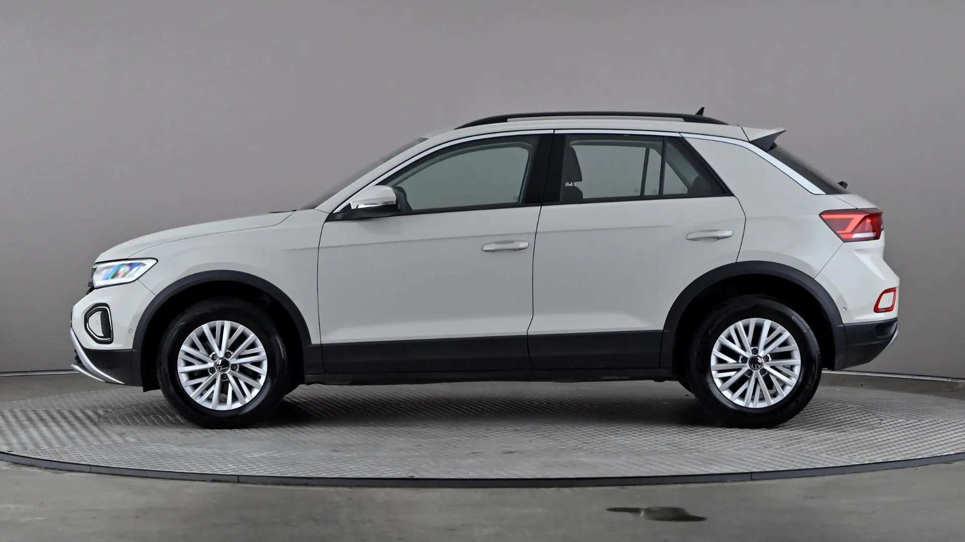 A 2023 VOLKSWAGEN T-ROC 1.0 TSI Life A 2023 VOLKSWAGEN T-ROC 1.0 TSI Life