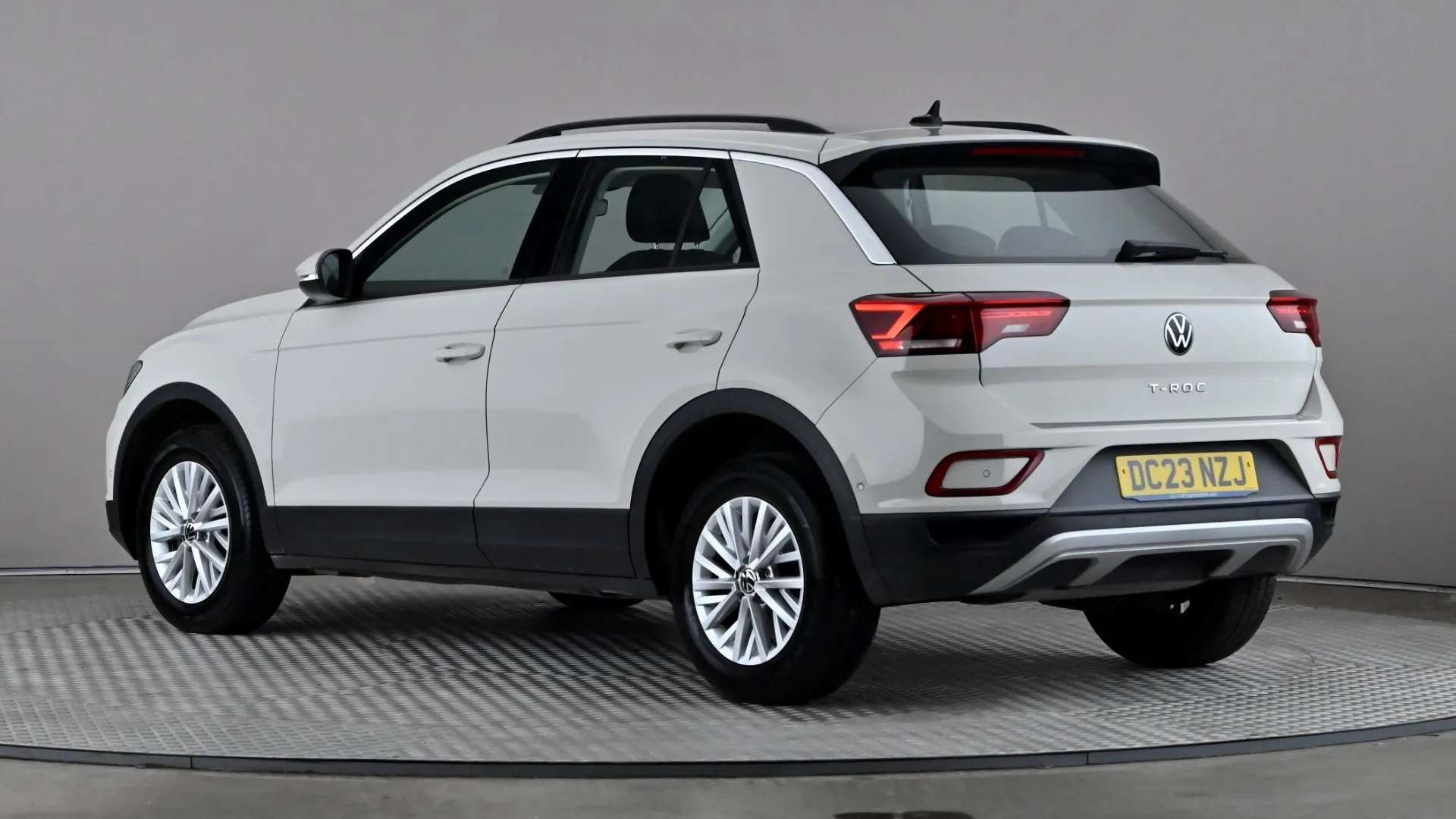 A 2023 VOLKSWAGEN T-ROC 1.0 TSI Life A 2023 VOLKSWAGEN T-ROC 1.0 TSI Life