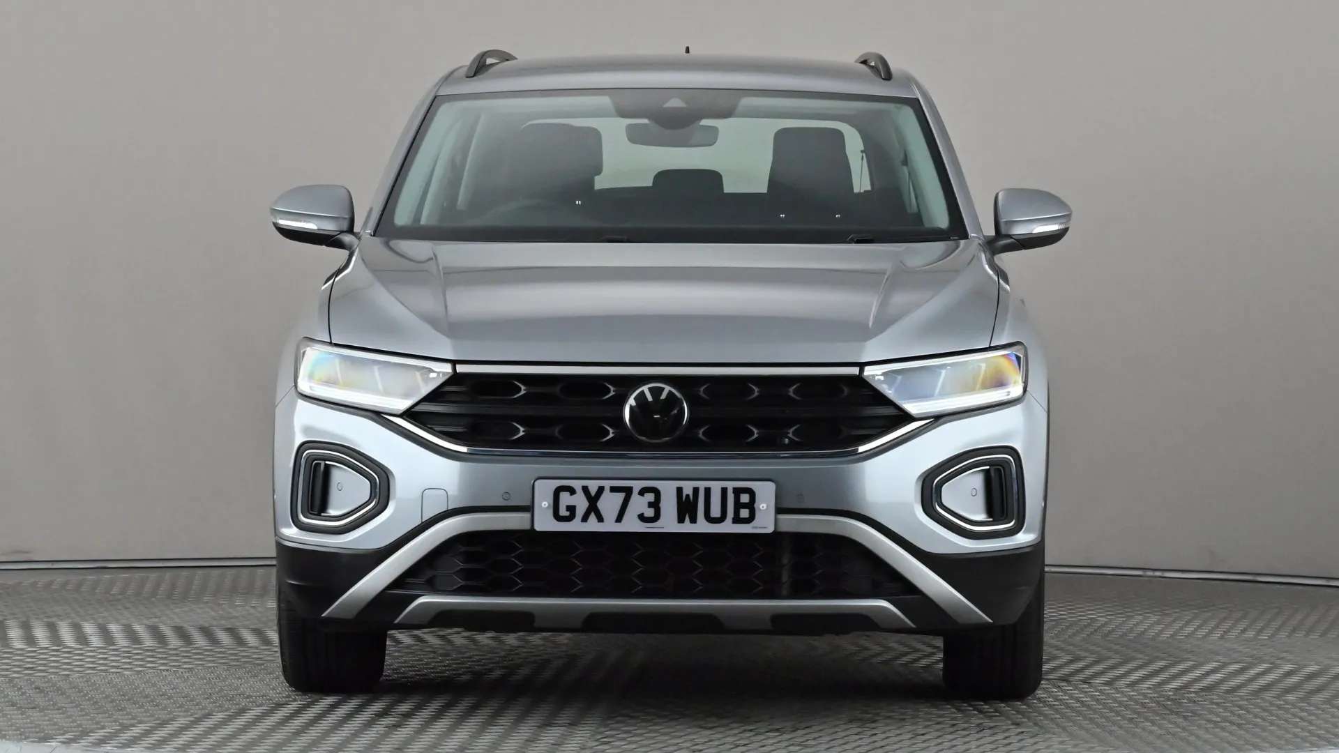 A 2023 VOLKSWAGEN T-ROC 1.0 TSI Life A 2023 VOLKSWAGEN T-ROC 1.0 TSI Life