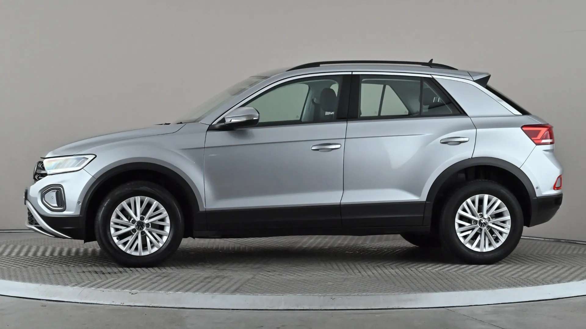 A 2023 VOLKSWAGEN T-ROC 1.0 TSI Life A 2023 VOLKSWAGEN T-ROC 1.0 TSI Life