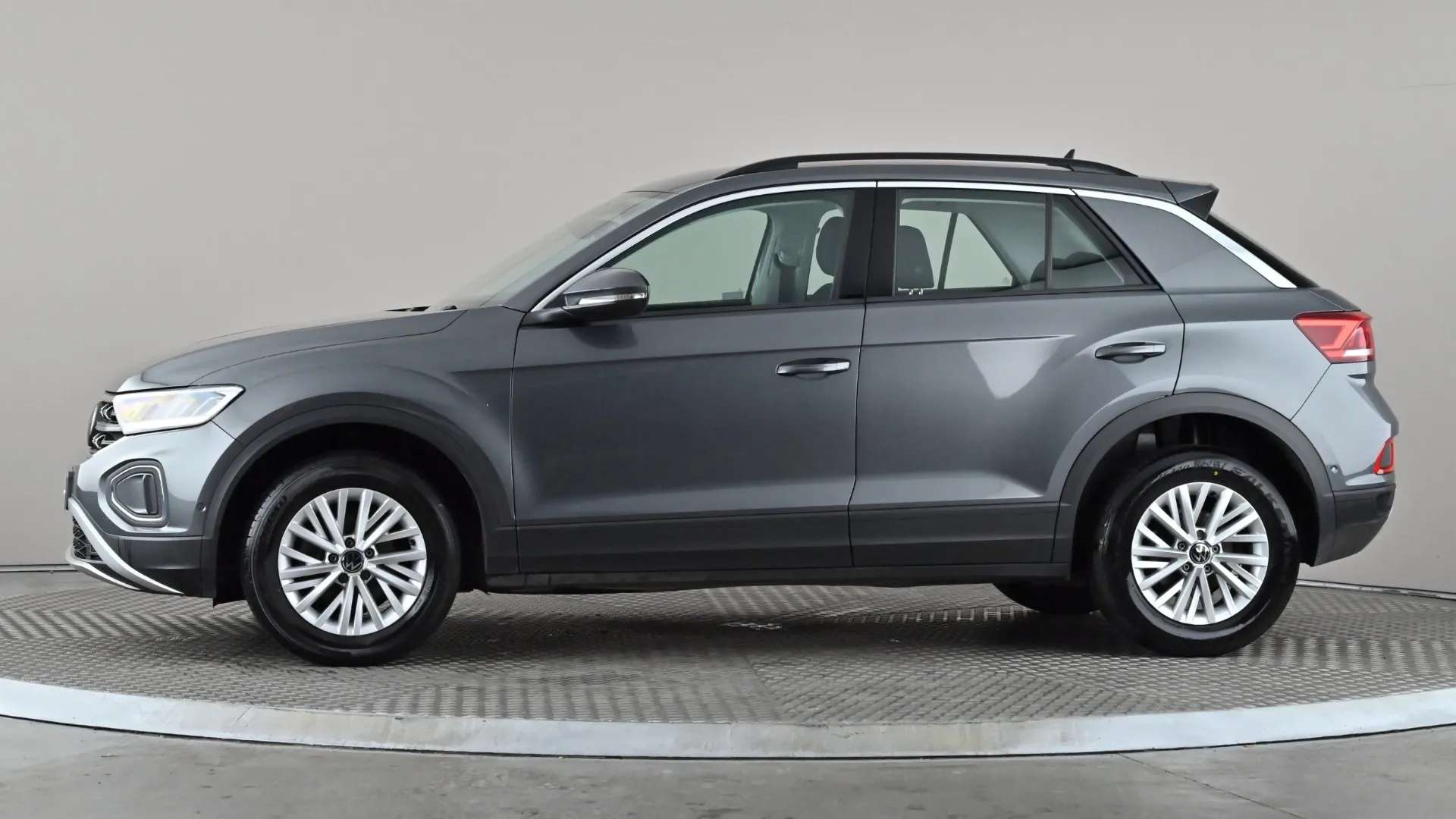 A 2023 VOLKSWAGEN T-ROC 1.0 TSI Life A 2023 VOLKSWAGEN T-ROC 1.0 TSI Life