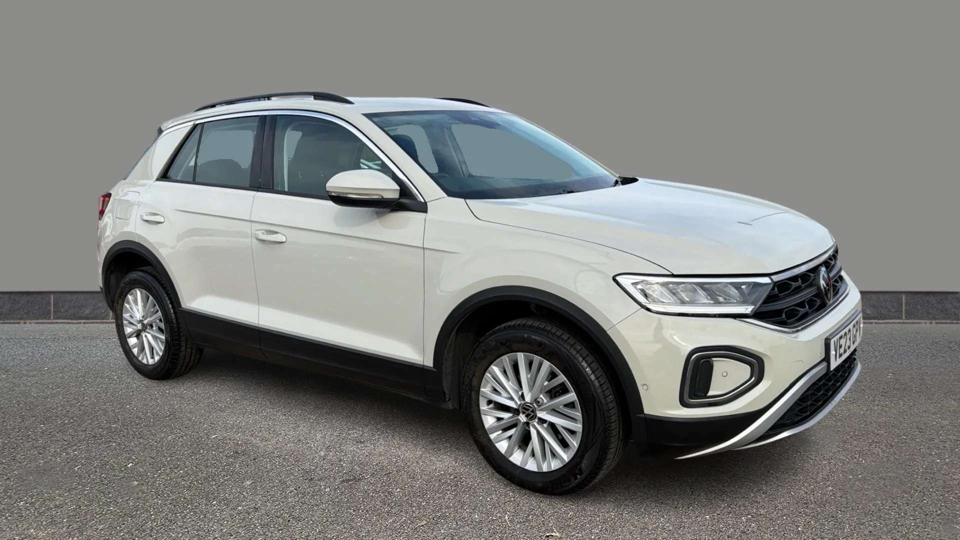 A 2023 VOLKSWAGEN T-ROC 1.0 TSI Life A 2023 VOLKSWAGEN T-ROC 1.0 TSI Life