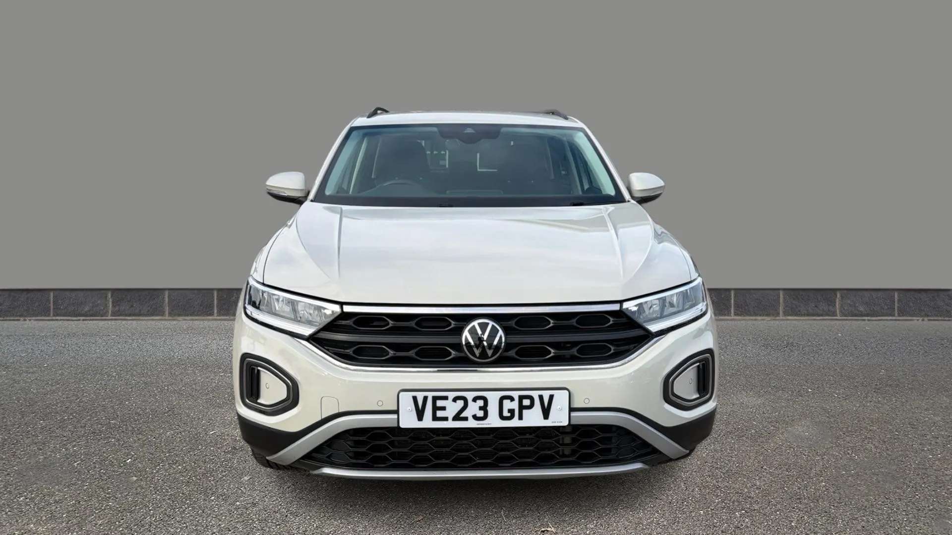 A 2023 VOLKSWAGEN T-ROC 1.0 TSI Life A 2023 VOLKSWAGEN T-ROC 1.0 TSI Life