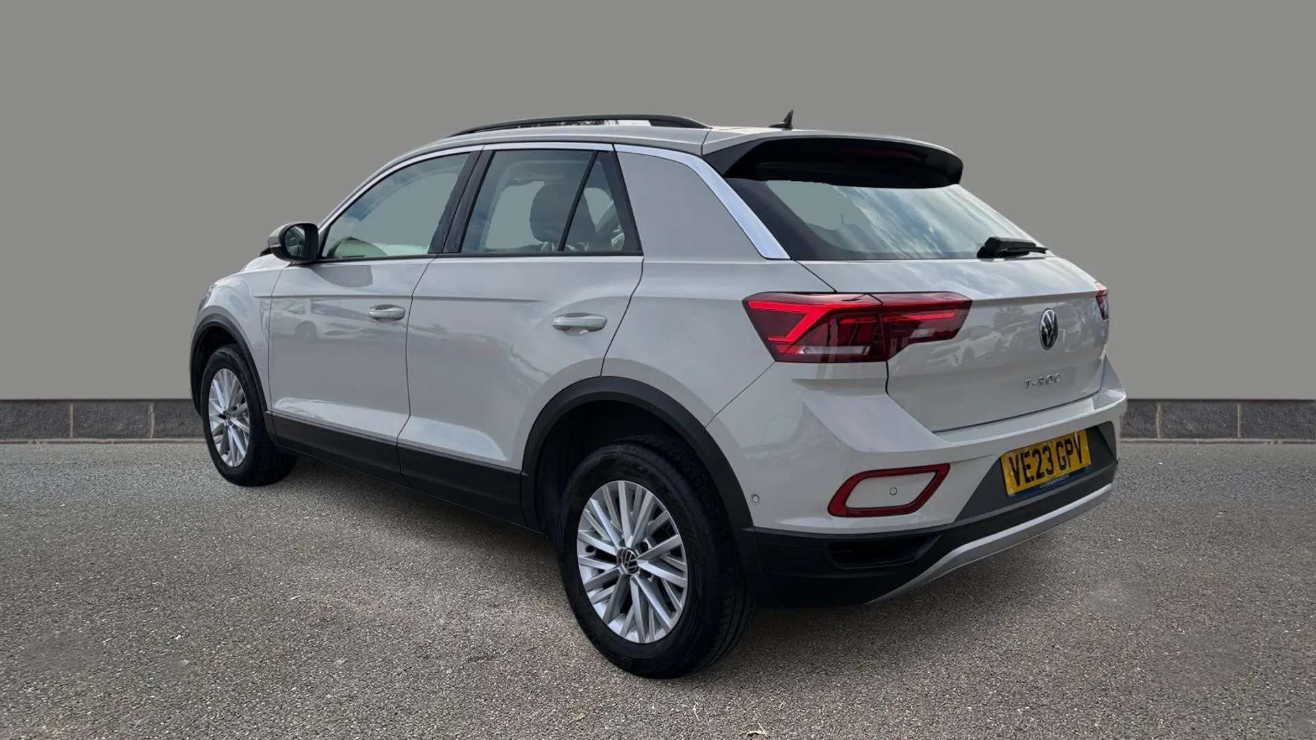 A 2023 VOLKSWAGEN T-ROC 1.0 TSI Life A 2023 VOLKSWAGEN T-ROC 1.0 TSI Life