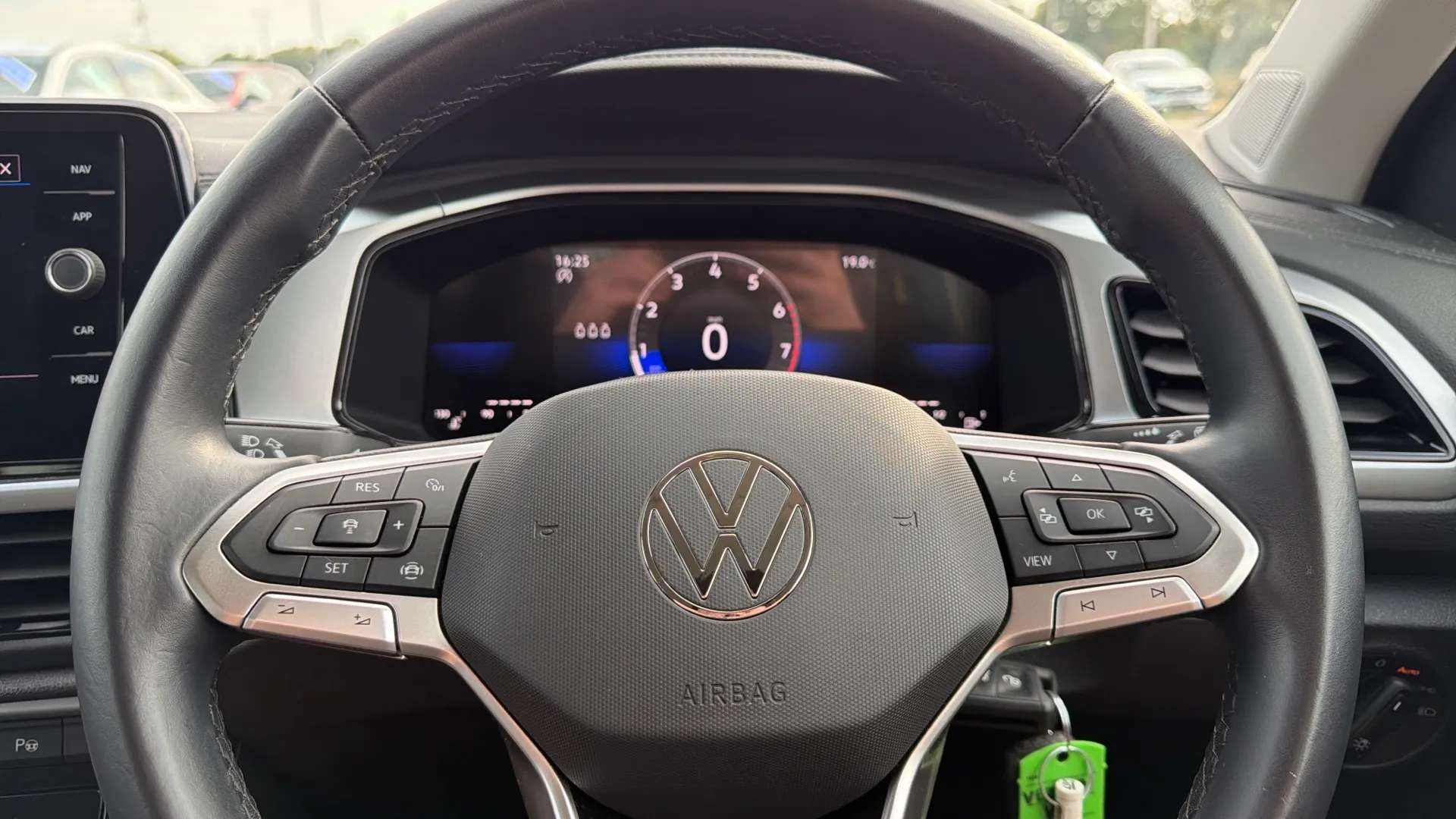 2023 VOLKSWAGEN T-ROC 2023 VOLKSWAGEN T-ROC