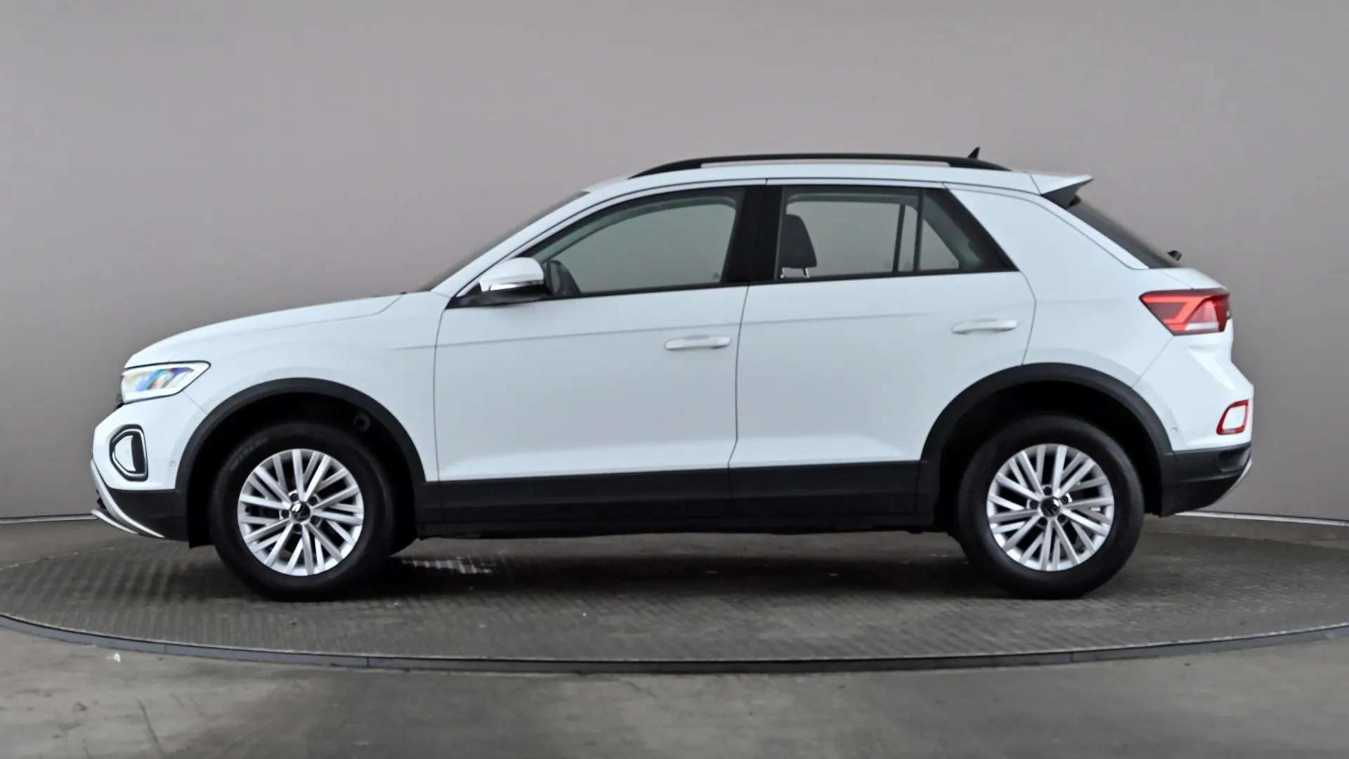 A 2023 VOLKSWAGEN T-ROC 1.0 TSI Life A 2023 VOLKSWAGEN T-ROC 1.0 TSI Life