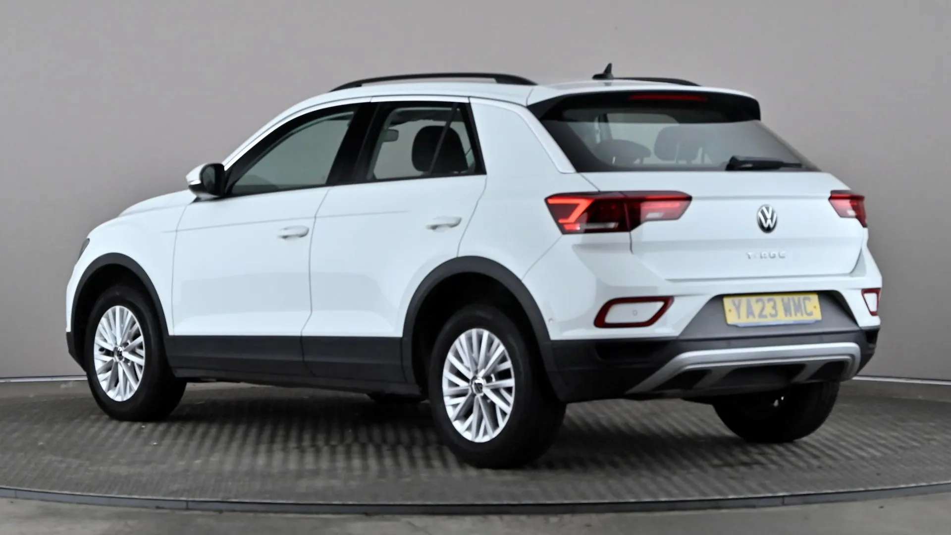 A 2023 VOLKSWAGEN T-ROC 1.0 TSI Life A 2023 VOLKSWAGEN T-ROC 1.0 TSI Life