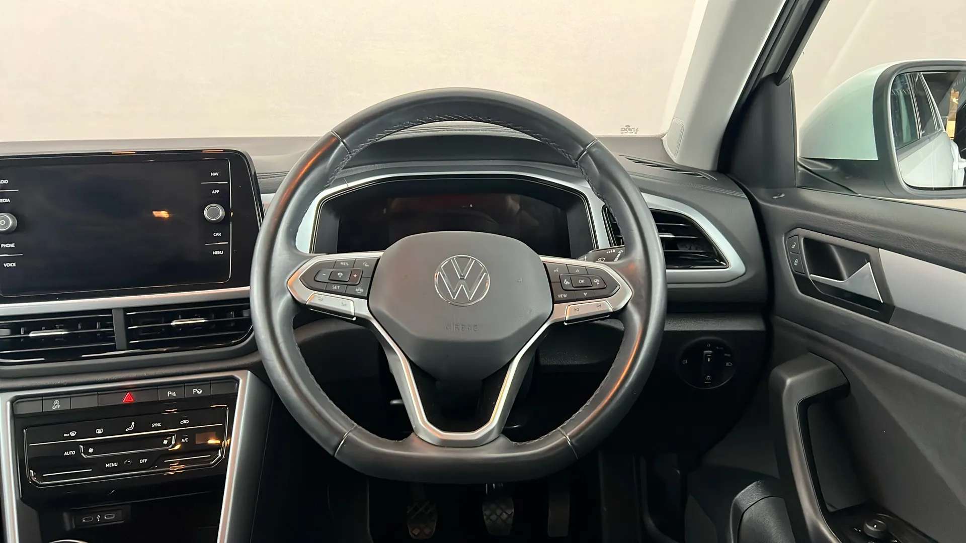 2023 VOLKSWAGEN T-ROC 2023 VOLKSWAGEN T-ROC