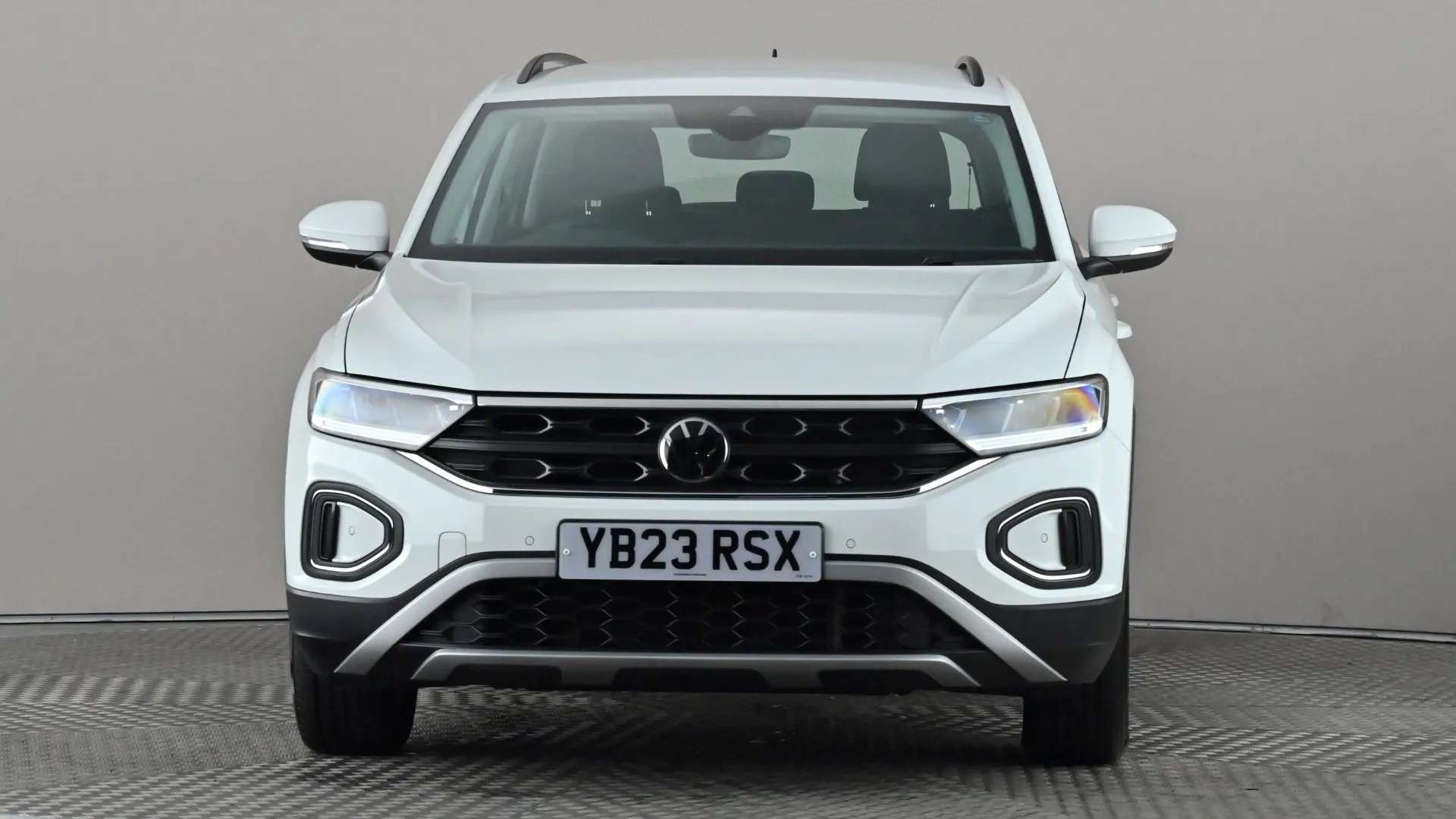 A 2023 VOLKSWAGEN T-ROC 1.0 TSI Life A 2023 VOLKSWAGEN T-ROC 1.0 TSI Life