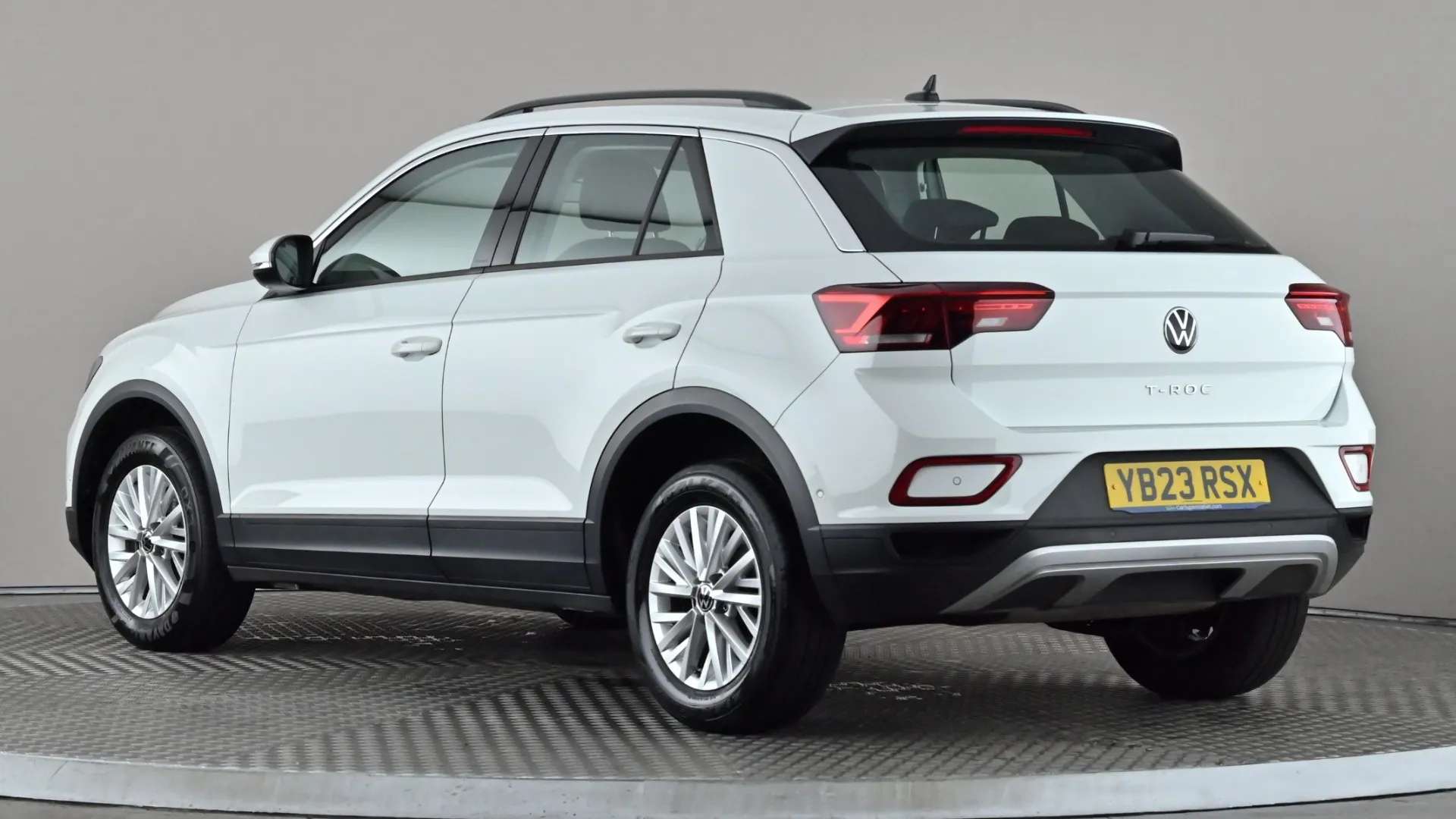 A 2023 VOLKSWAGEN T-ROC 1.0 TSI Life A 2023 VOLKSWAGEN T-ROC 1.0 TSI Life