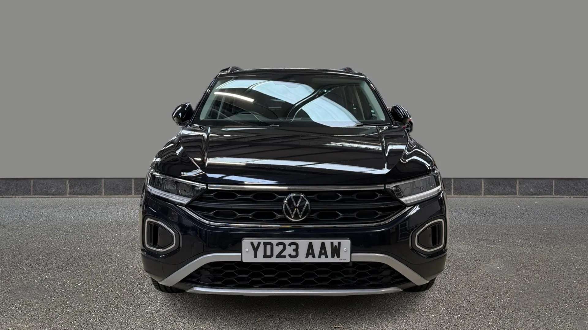 A 2023 VOLKSWAGEN T-ROC 1.0 TSI Life A 2023 VOLKSWAGEN T-ROC 1.0 TSI Life