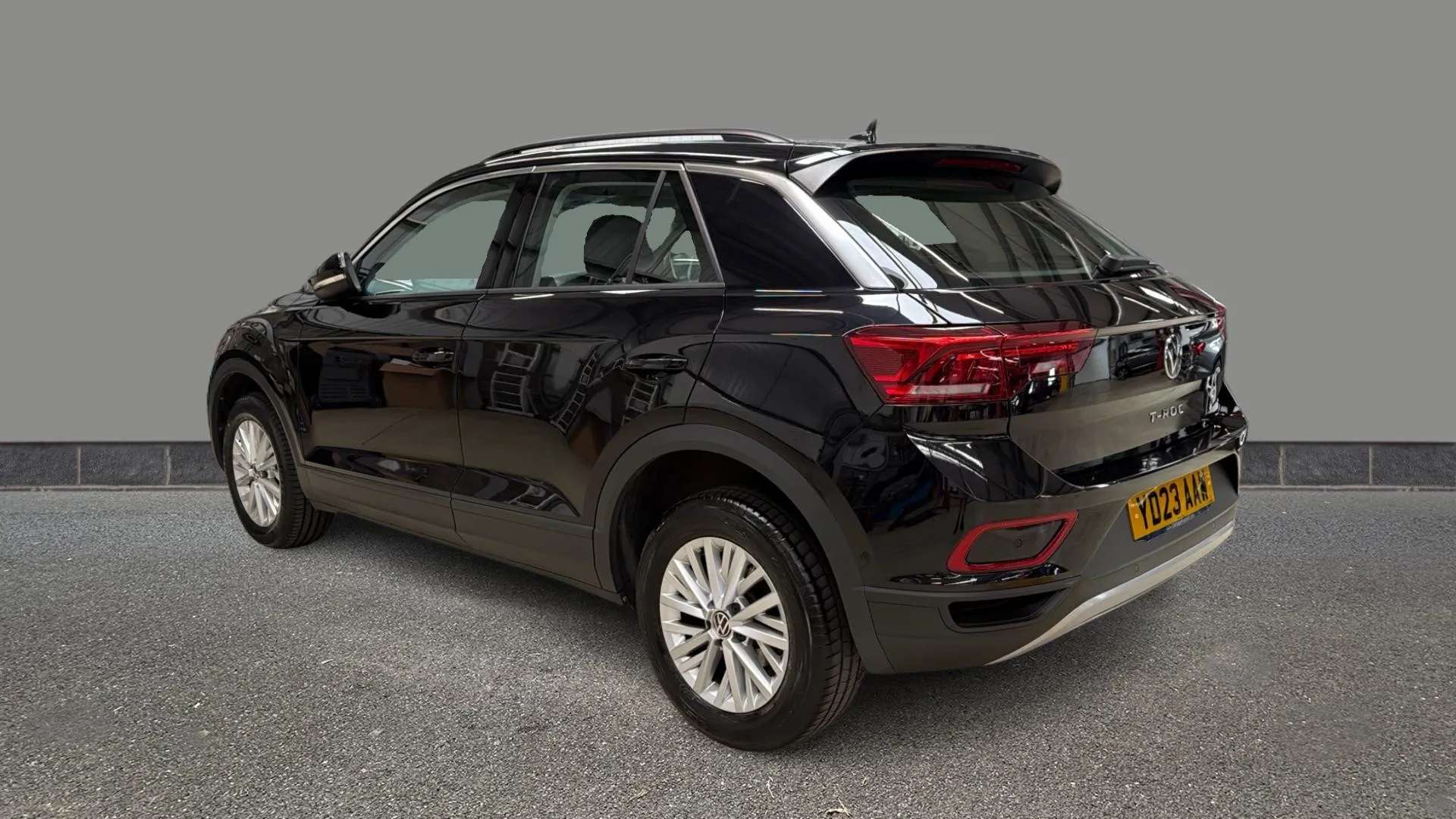 A 2023 VOLKSWAGEN T-ROC 1.0 TSI Life A 2023 VOLKSWAGEN T-ROC 1.0 TSI Life