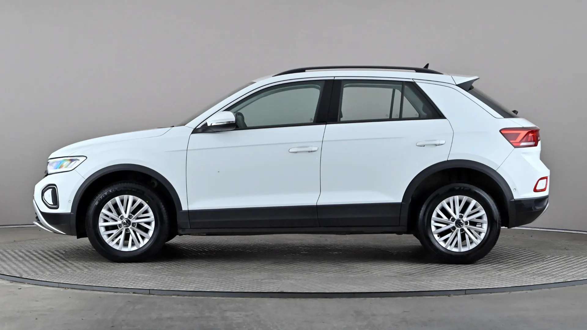 A 2023 VOLKSWAGEN T-ROC 1.0 TSI Life A 2023 VOLKSWAGEN T-ROC 1.0 TSI Life