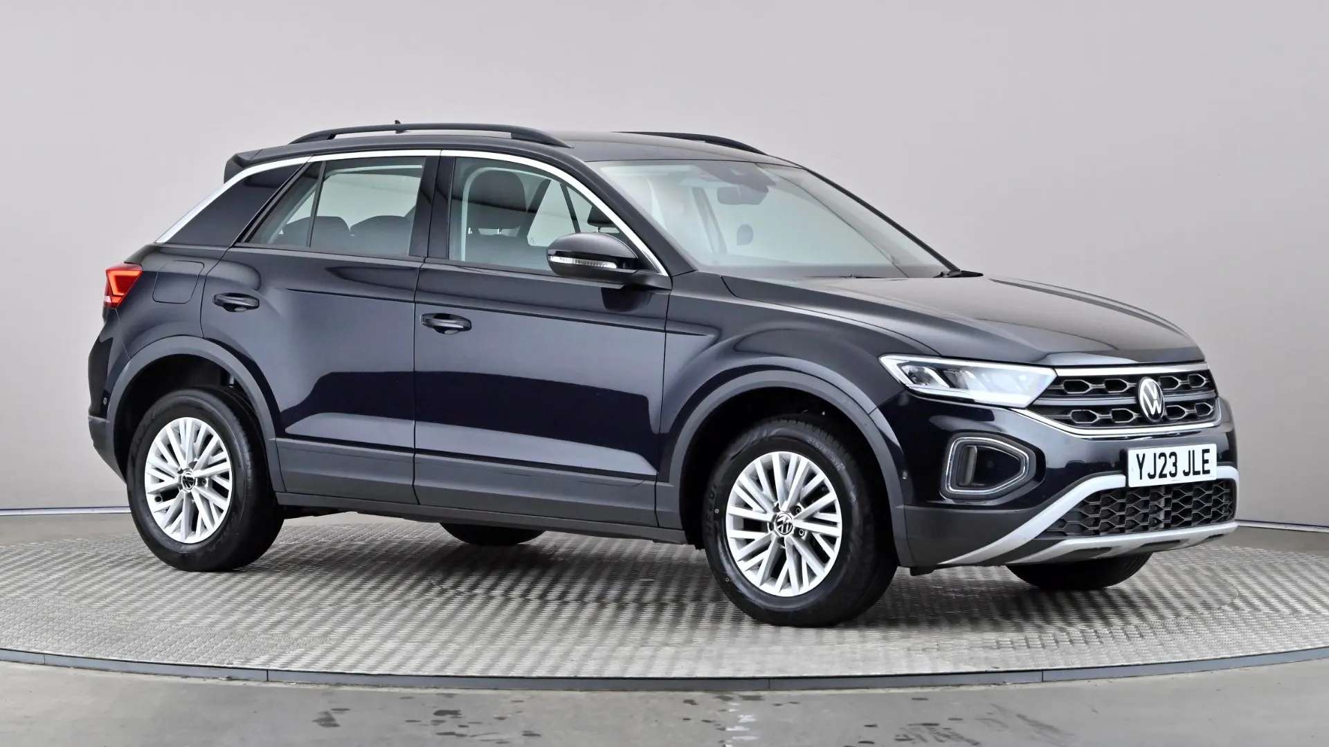 A 2023 VOLKSWAGEN T-ROC 1.0 TSI Life A 2023 VOLKSWAGEN T-ROC 1.0 TSI Life