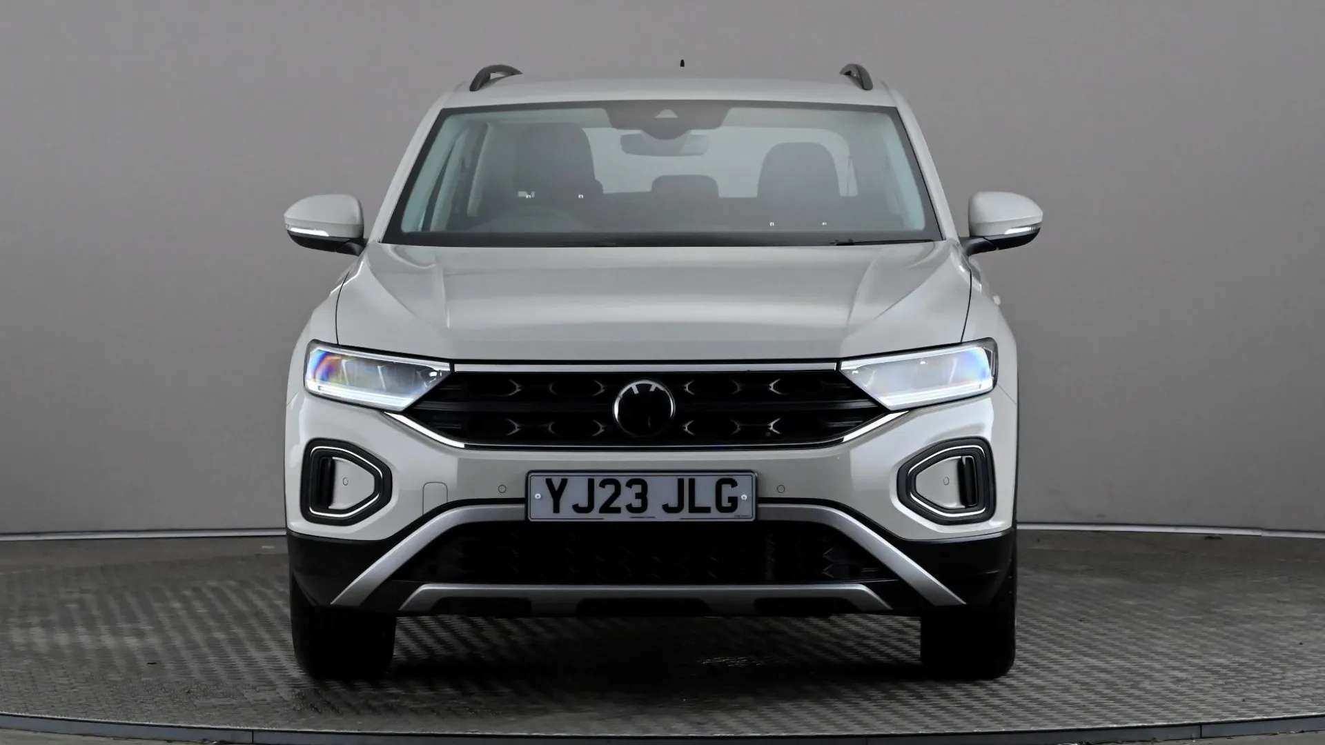 A 2023 VOLKSWAGEN T-ROC 1.0 TSI Life A 2023 VOLKSWAGEN T-ROC 1.0 TSI Life