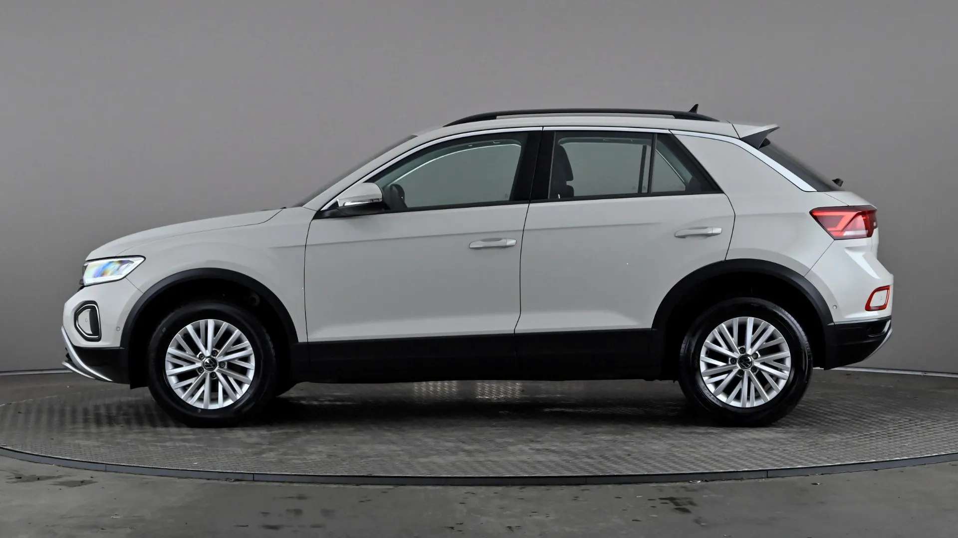 A 2023 VOLKSWAGEN T-ROC 1.0 TSI Life A 2023 VOLKSWAGEN T-ROC 1.0 TSI Life