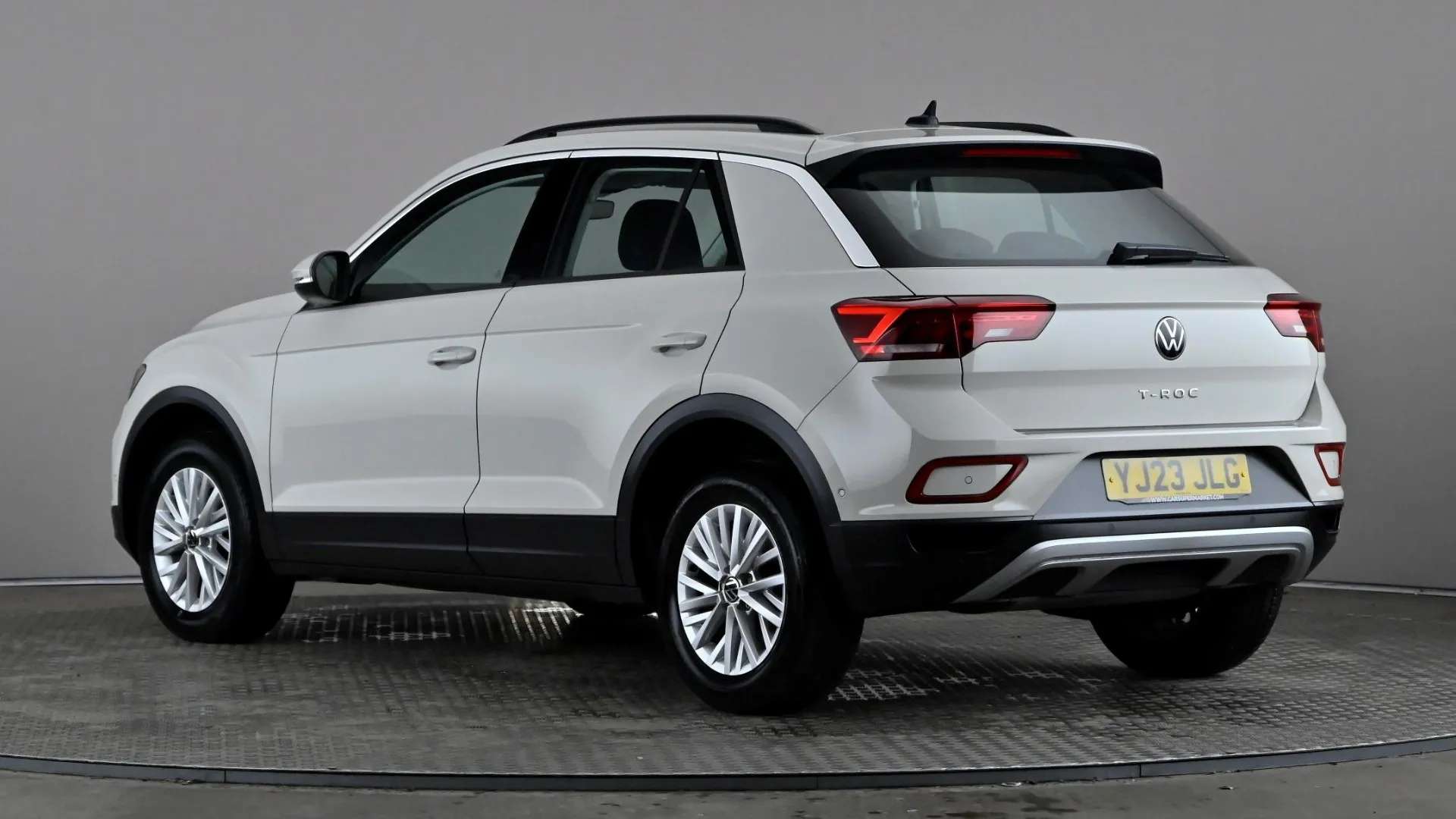 A 2023 VOLKSWAGEN T-ROC 1.0 TSI Life A 2023 VOLKSWAGEN T-ROC 1.0 TSI Life
