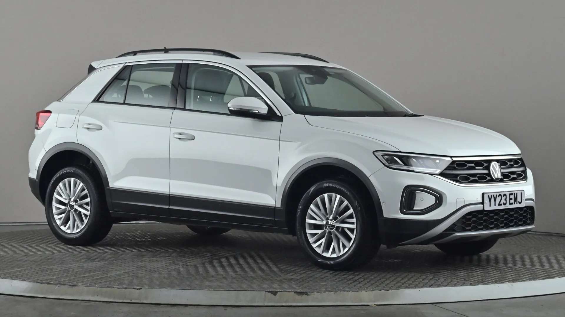 A 2023 VOLKSWAGEN T-ROC 1.0 TSI Life A 2023 VOLKSWAGEN T-ROC 1.0 TSI Life