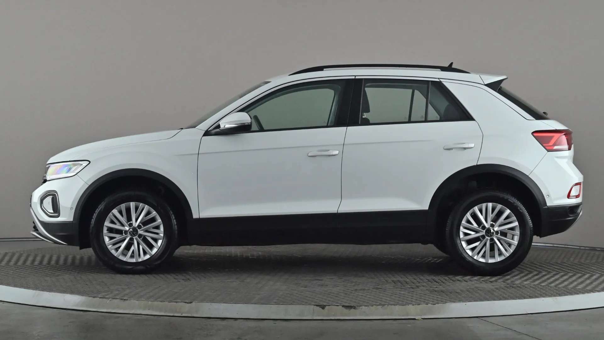 A 2023 VOLKSWAGEN T-ROC 1.0 TSI Life A 2023 VOLKSWAGEN T-ROC 1.0 TSI Life