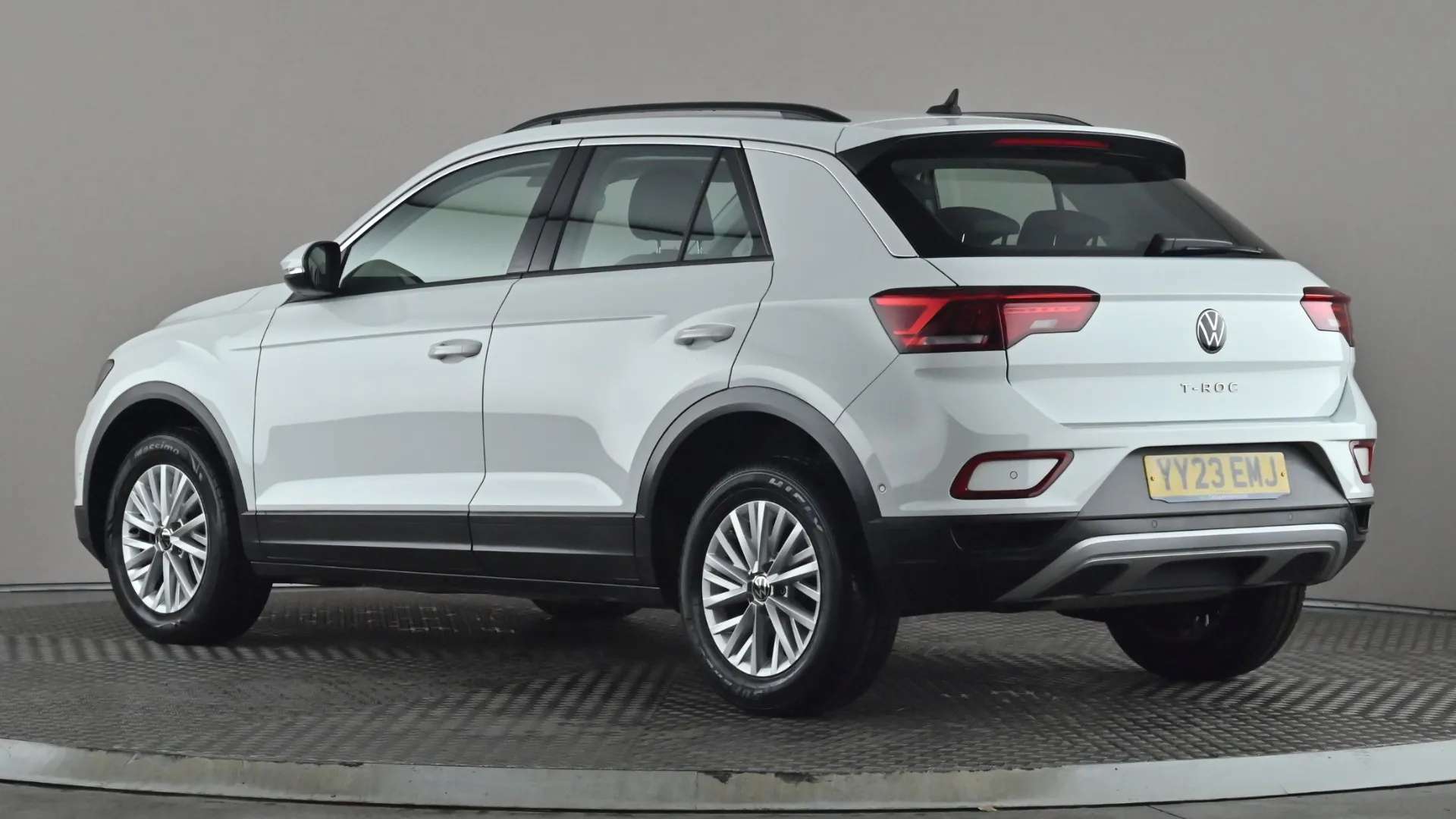 A 2023 VOLKSWAGEN T-ROC 1.0 TSI Life A 2023 VOLKSWAGEN T-ROC 1.0 TSI Life