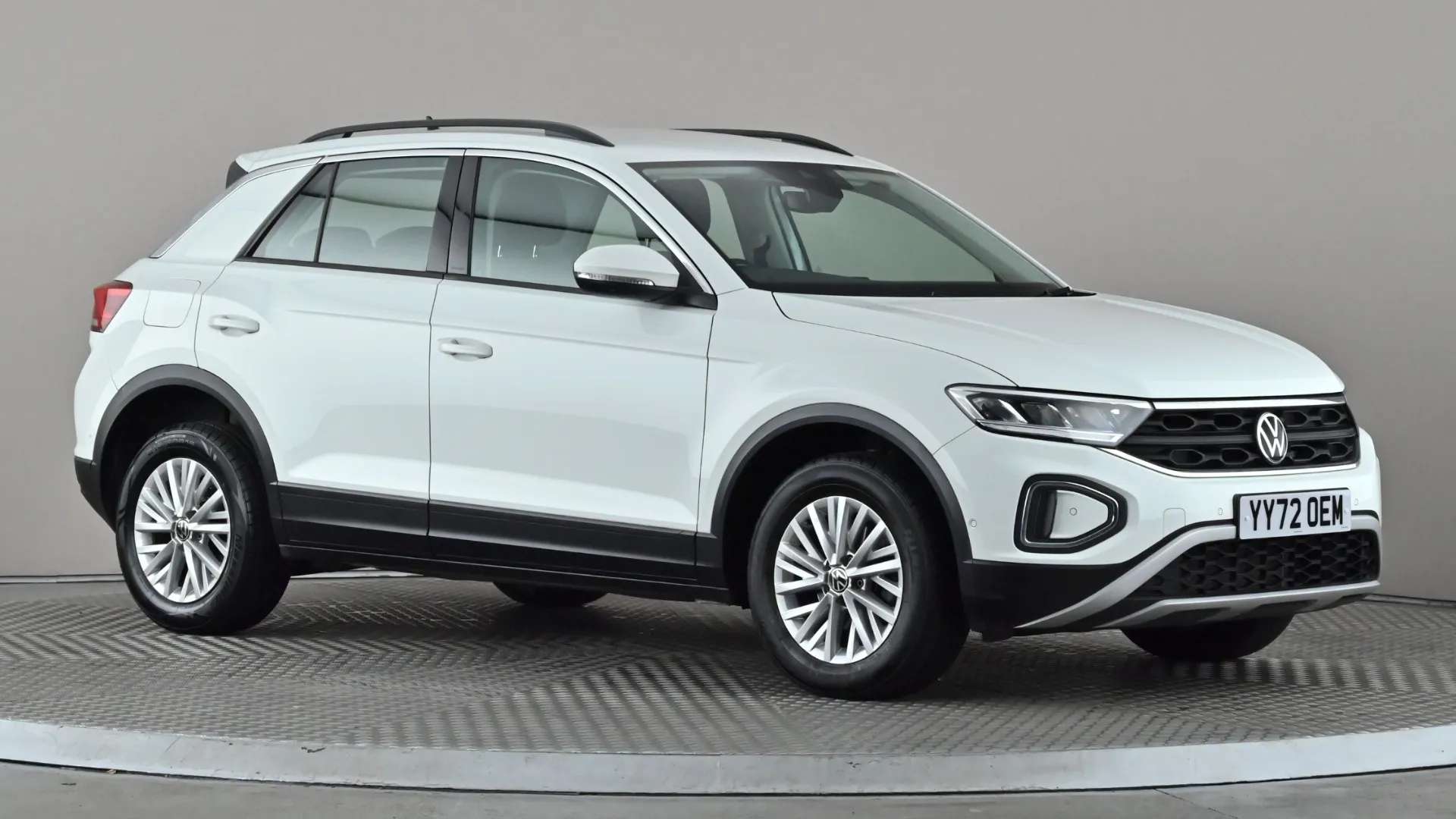 A 2022 VOLKSWAGEN T-ROC 1.0 TSI Life A 2022 VOLKSWAGEN T-ROC 1.0 TSI Life