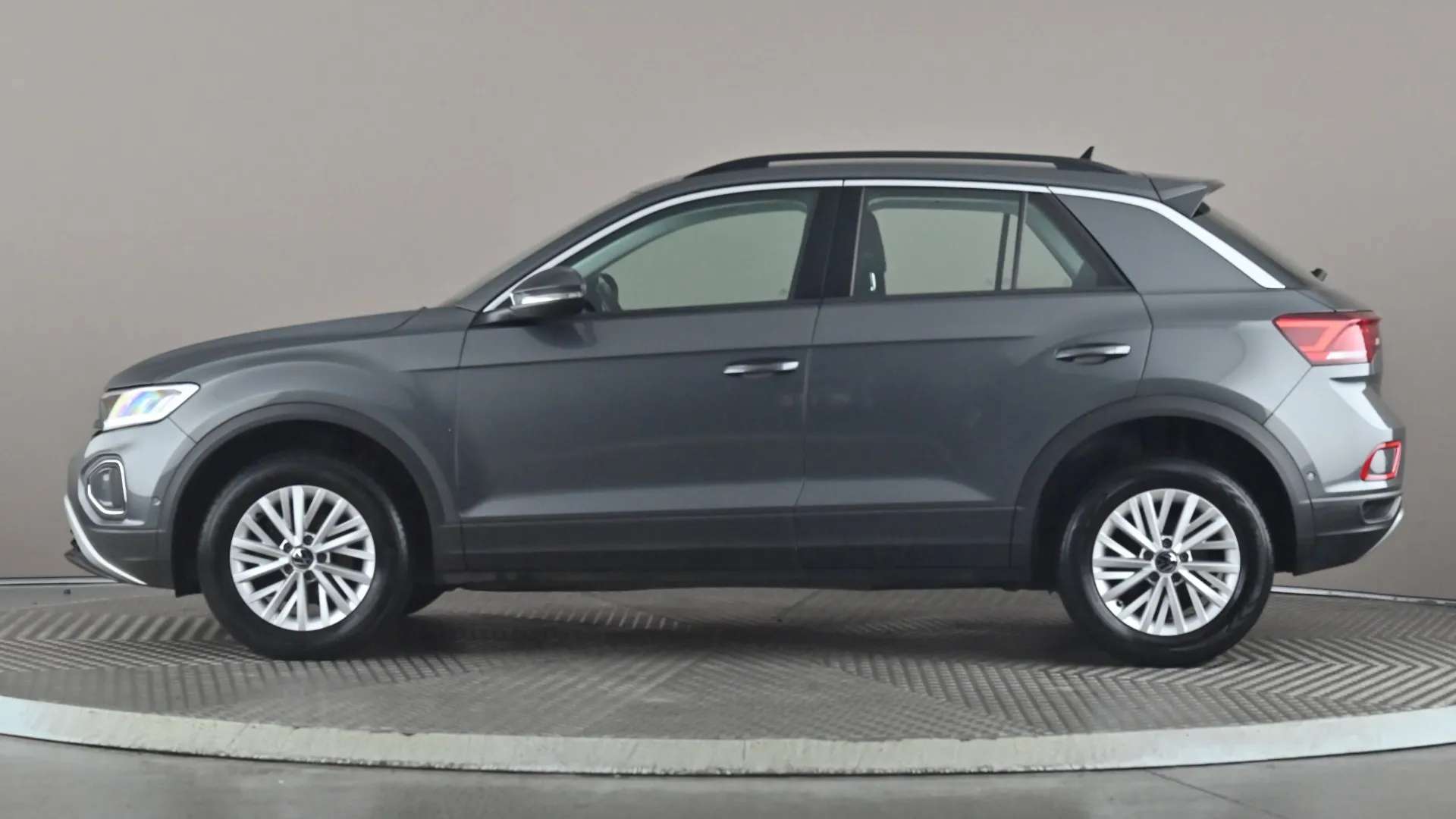 A 2023 VOLKSWAGEN T-ROC 1.5 TSI Life A 2023 VOLKSWAGEN T-ROC 1.5 TSI Life