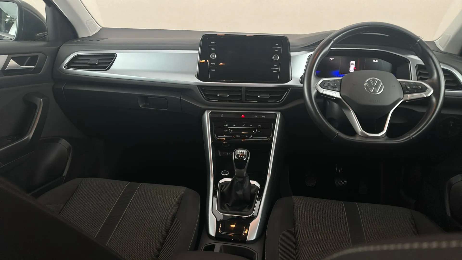 2023 VOLKSWAGEN T-ROC 2023 VOLKSWAGEN T-ROC