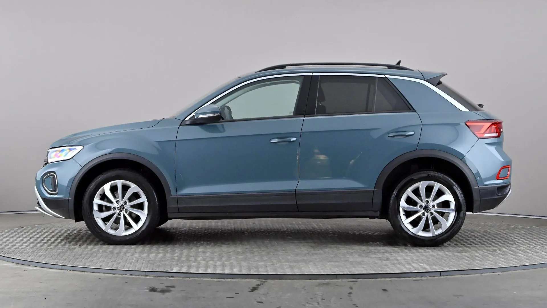 A 2023 VOLKSWAGEN T-ROC 1.5 TSI Life A 2023 VOLKSWAGEN T-ROC 1.5 TSI Life