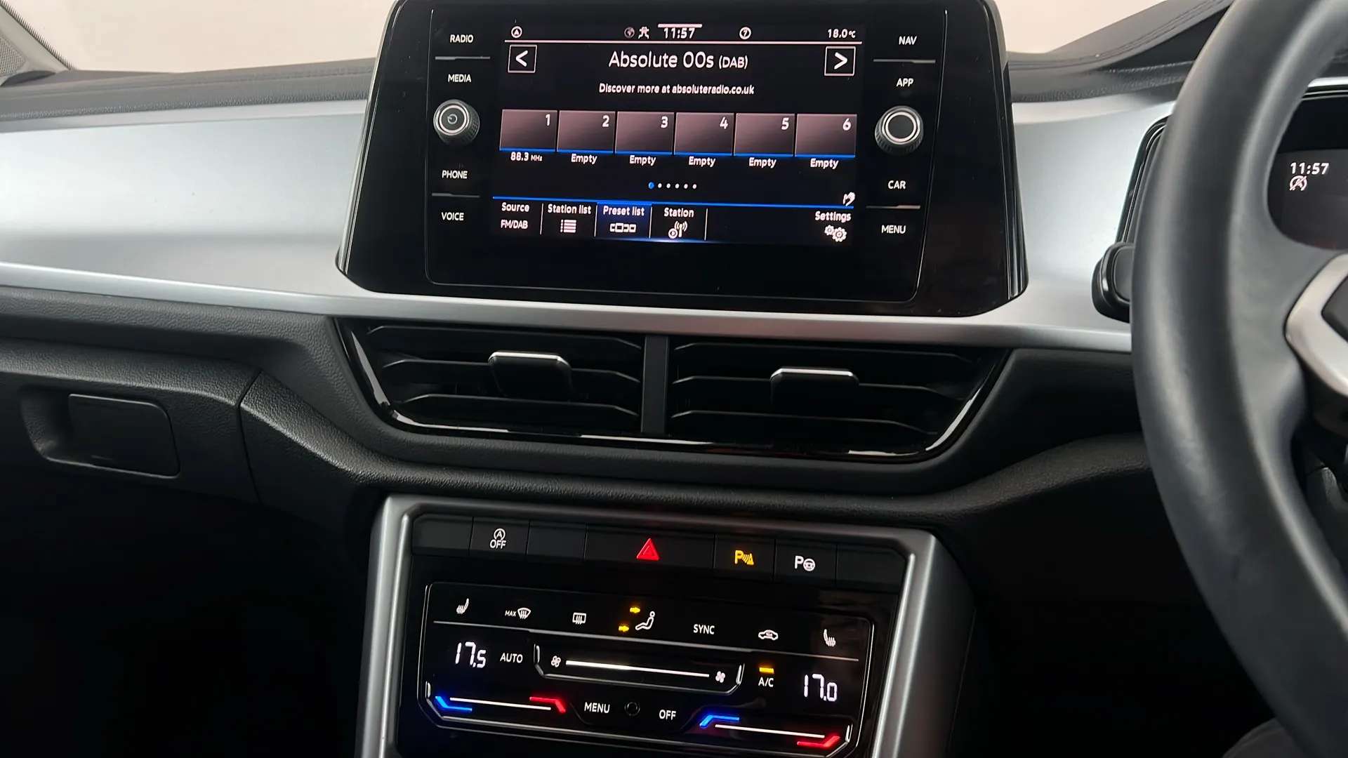 2023 VOLKSWAGEN T-ROC 2023 VOLKSWAGEN T-ROC
