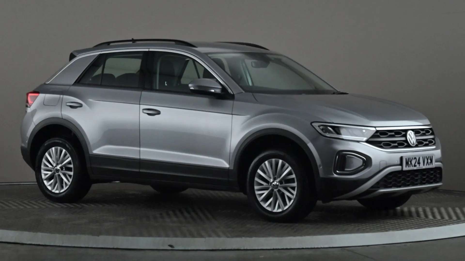 A 2024 VOLKSWAGEN T-ROC 1.5 TSI Life A 2024 VOLKSWAGEN T-ROC 1.5 TSI Life