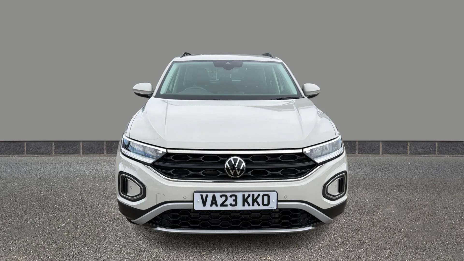 A 2023 VOLKSWAGEN T-ROC 1.5 TSI Life A 2023 VOLKSWAGEN T-ROC 1.5 TSI Life