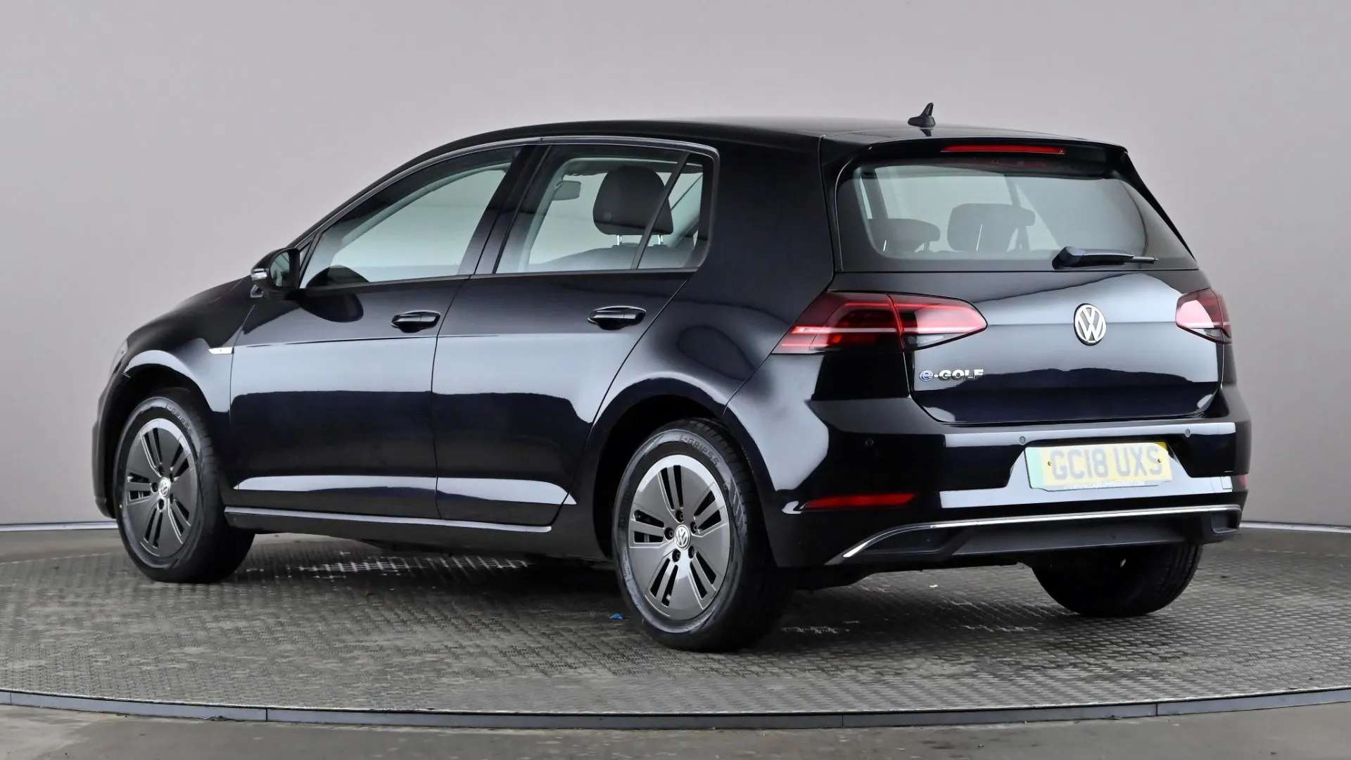A 2018 VOLKSWAGEN GOLF 99kW e-Golf 35kWh Auto A 2018 VOLKSWAGEN GOLF 99kW e-Golf 35kWh Auto