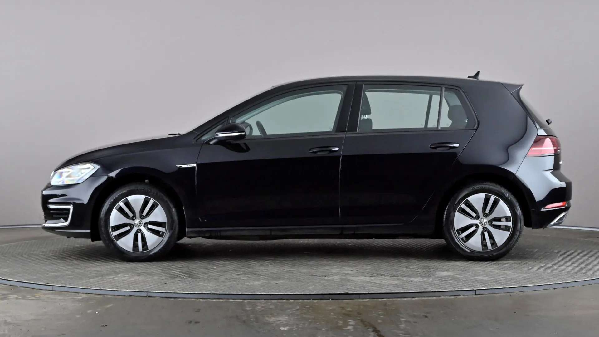 A 2019 VOLKSWAGEN GOLF 99kW e-Golf 35kWh Auto A 2019 VOLKSWAGEN GOLF 99kW e-Golf 35kWh Auto