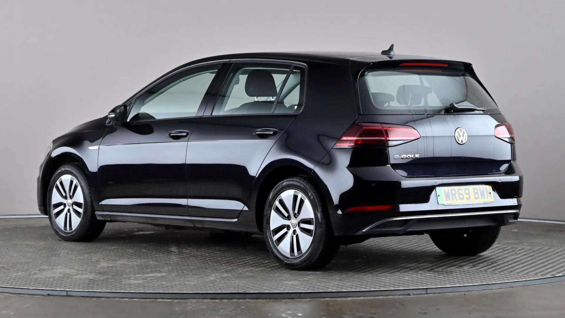 A 2019 VOLKSWAGEN GOLF 99kW e-Golf 35kWh Auto A 2019 VOLKSWAGEN GOLF 99kW e-Golf 35kWh Auto