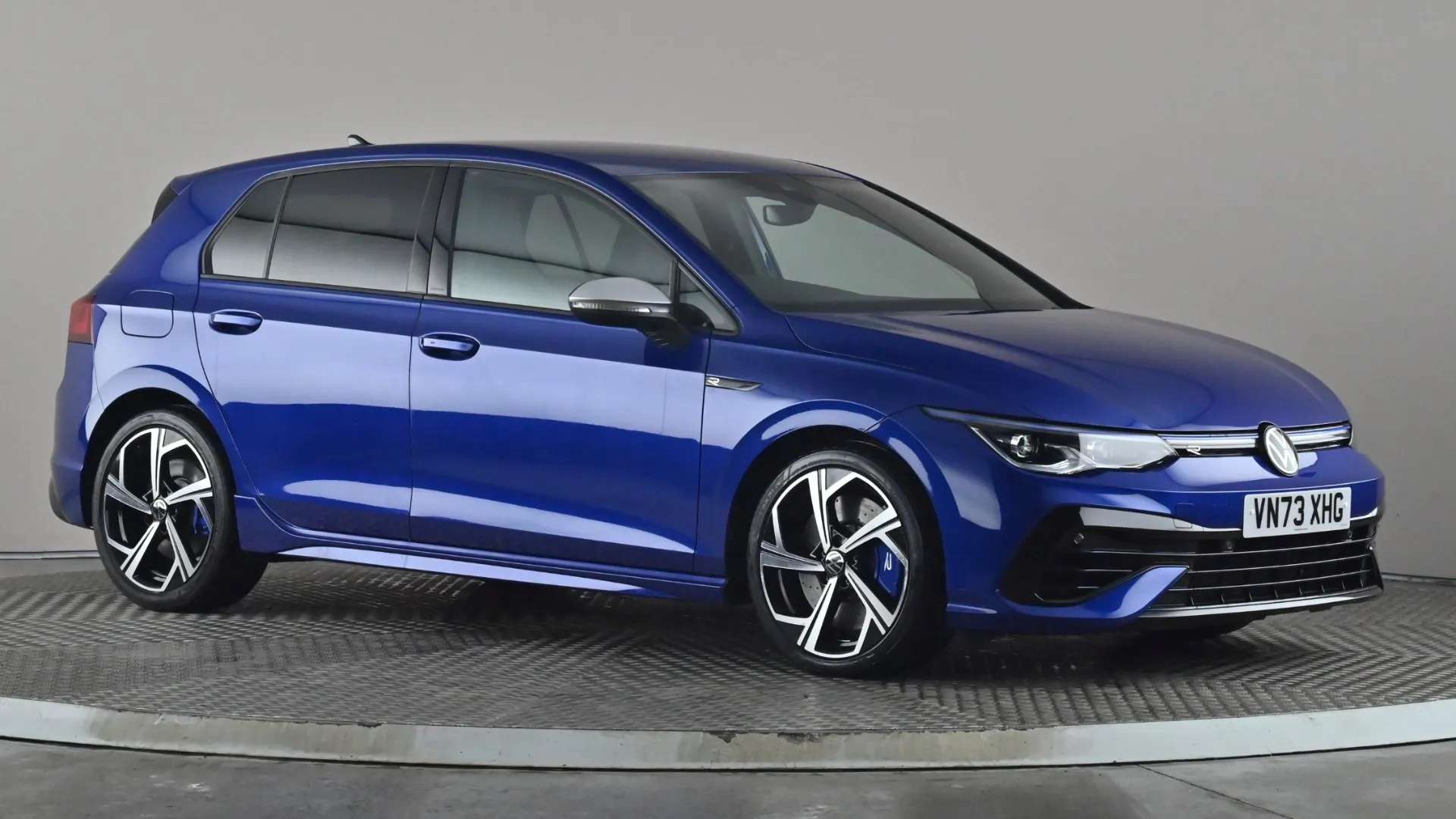A 2024 VOLKSWAGEN GOLF 2.0 TSI 320 R 4Motion DSG A 2024 VOLKSWAGEN GOLF 2.0 TSI 320 R 4Motion DSG