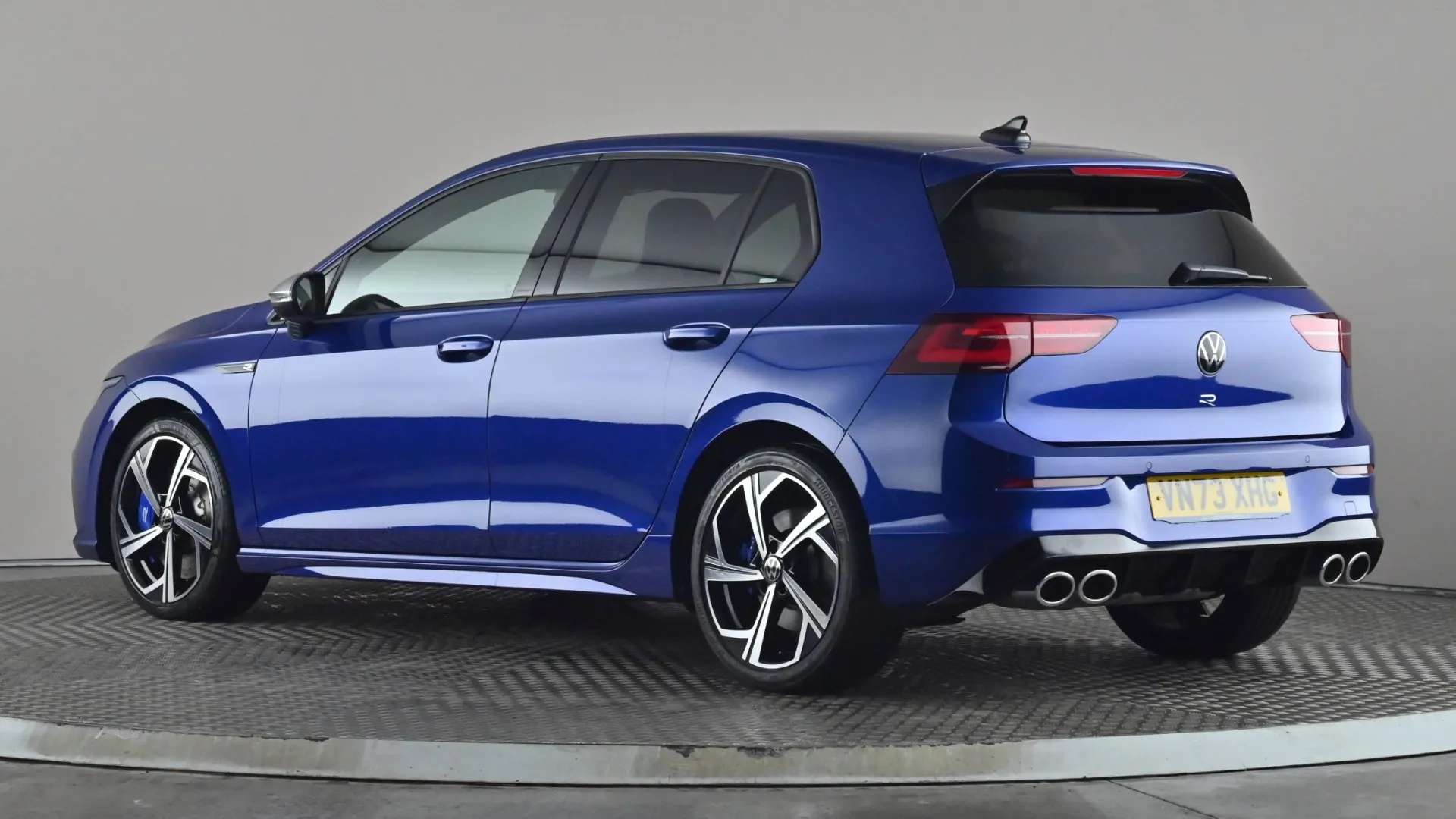 A 2024 VOLKSWAGEN GOLF 2.0 TSI 320 R 4Motion DSG A 2024 VOLKSWAGEN GOLF 2.0 TSI 320 R 4Motion DSG