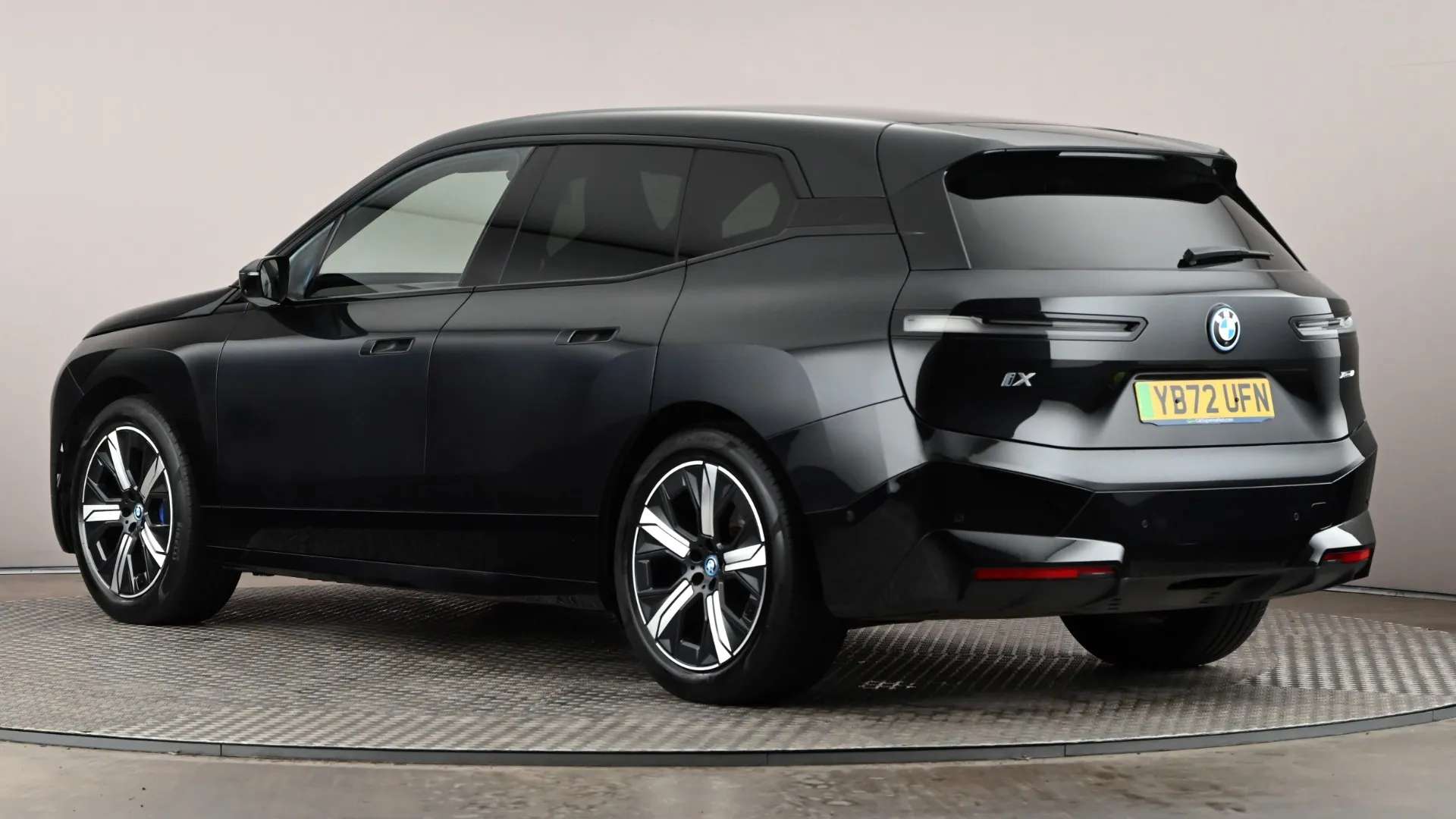 A 2022 BMW IX 240kW xDrive40 M Sport Edition 76.6kWh Auto A 2022 BMW IX 240kW xDrive40 M Sport Edition 76.6kWh Auto