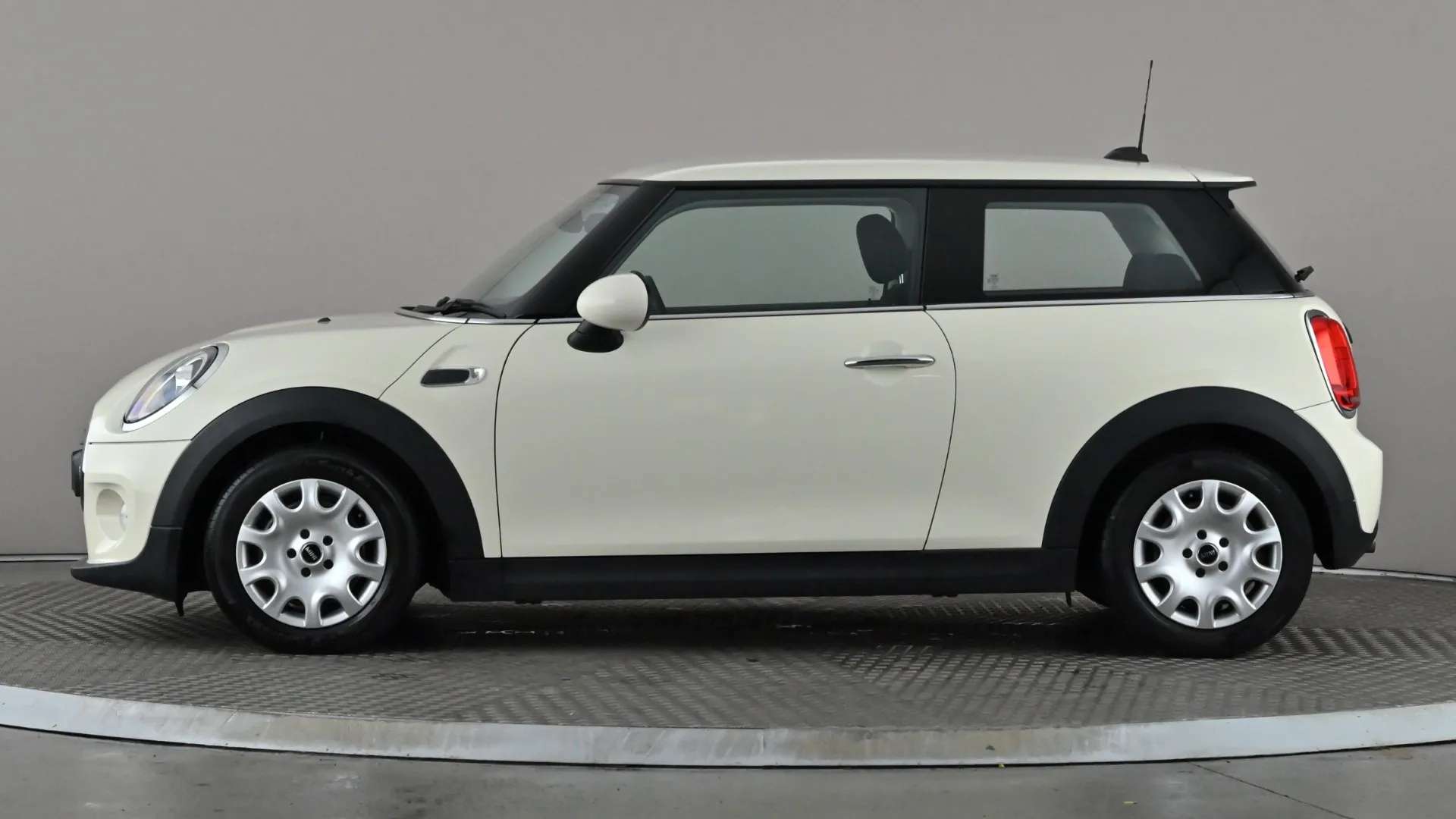 A 2019 MINI HATCH 1.5 One Classic II A 2019 MINI HATCH 1.5 One Classic II