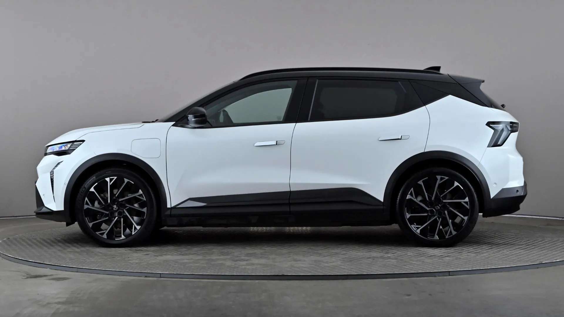 A 2025 RENAULT SCENIC E-TECH 160kW Esprit Alpine 87kWh Long Range Auto A 2025 RENAULT SCENIC E-TECH 160kW Esprit Alpine 87kWh Long Range Auto