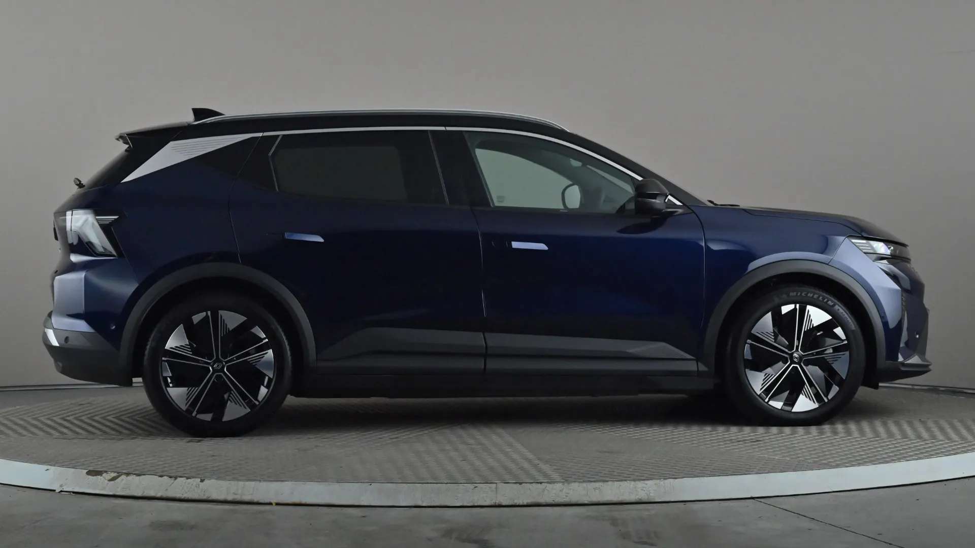 A 2025 RENAULT SCENIC E-TECH 160kW Techno 87kWh Long Range Auto A 2025 RENAULT SCENIC E-TECH 160kW Techno 87kWh Long Range Auto