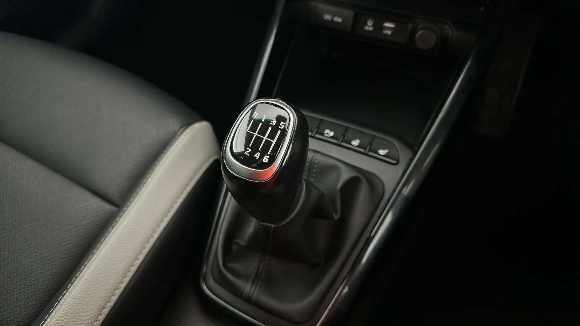 2020 KIA STONIC 2020 KIA STONIC