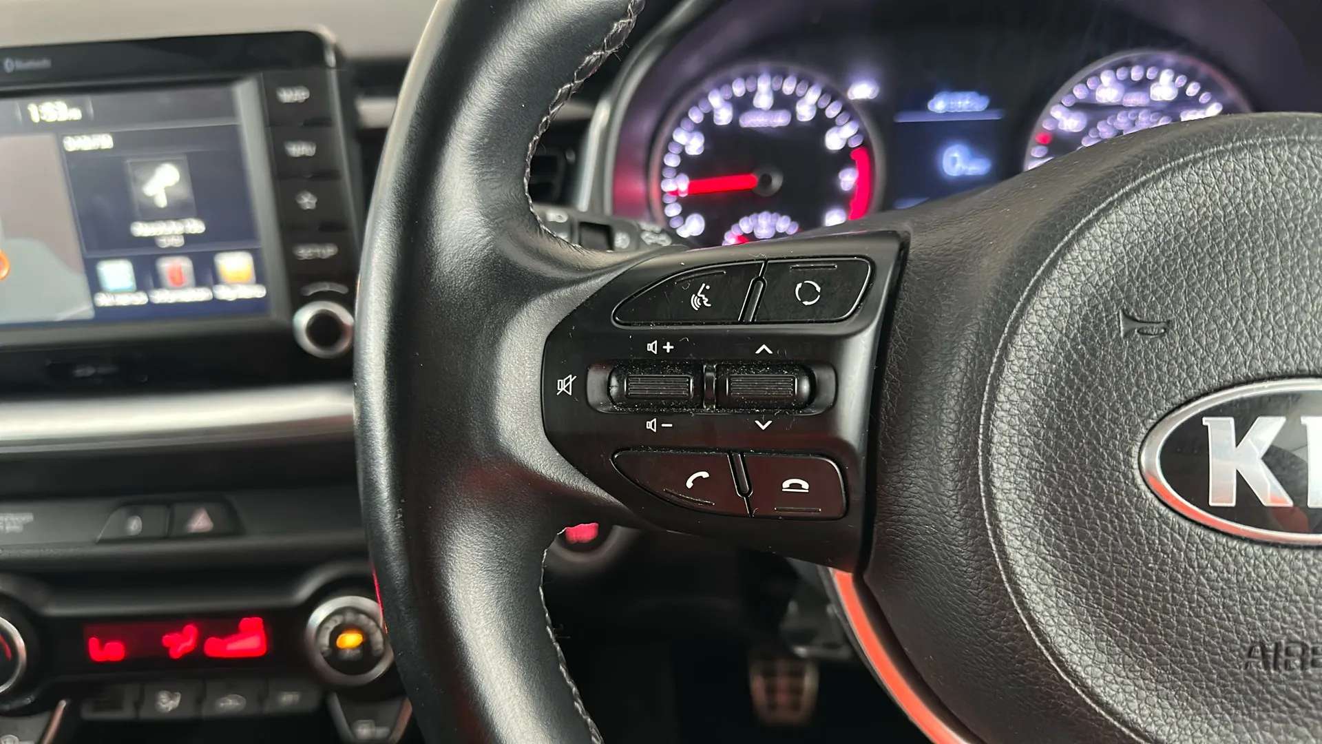 2020 KIA STONIC 2020 KIA STONIC