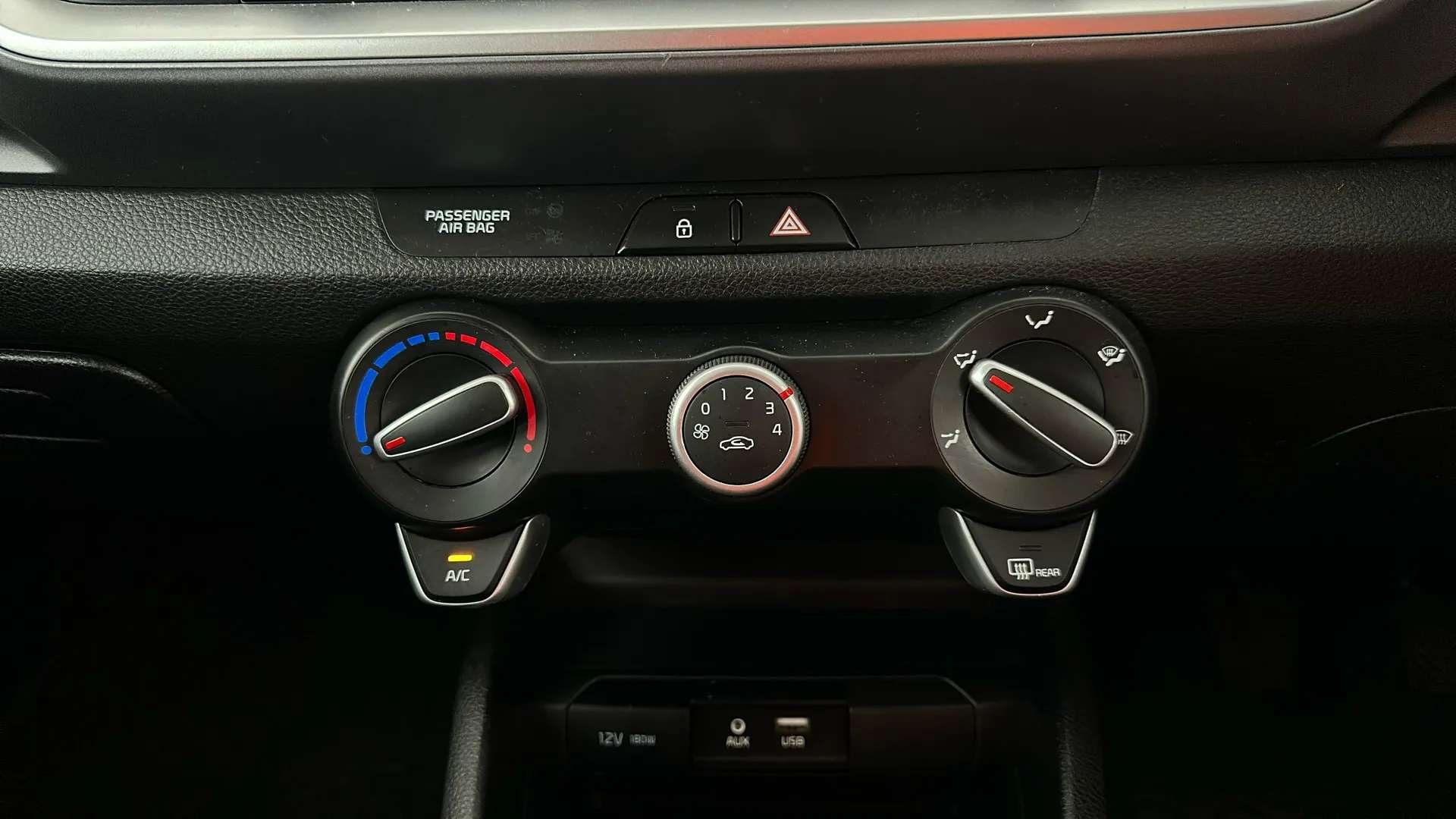 2018 KIA STONIC 2018 KIA STONIC
