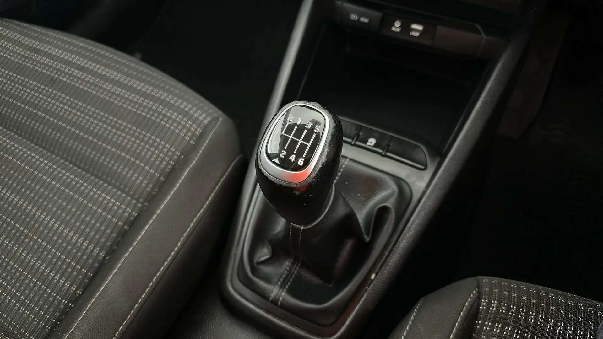 2018 KIA STONIC 2018 KIA STONIC