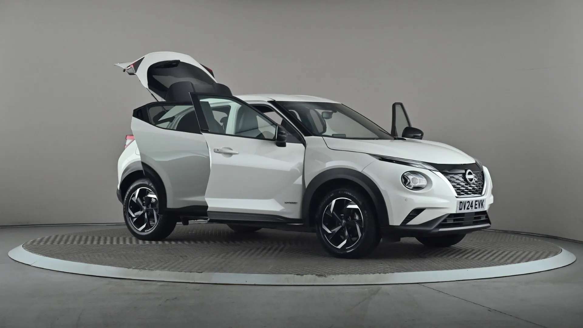 A 2024 NISSAN JUKE 1.6 Hybrid N-Connecta Auto A 2024 NISSAN JUKE 1.6 Hybrid N-Connecta Auto